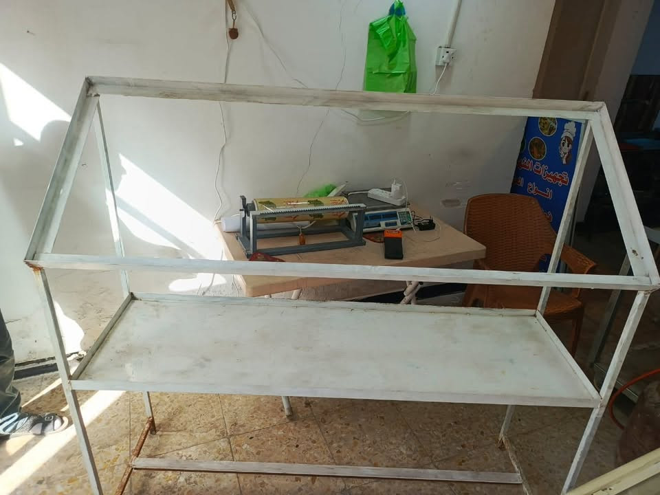 موجود عندي ميز تزكى للبيع ويا عارضة ثنينهم ب١٠٠ الف
وموجود عندي سنك ٢٥ الف مكاني بغداد الدورة الاتصال على الرقم ***********
