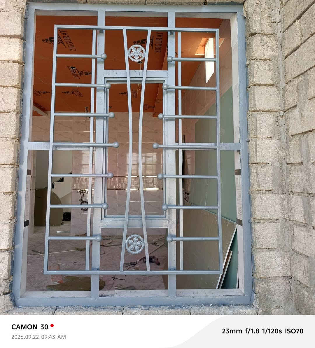 #سلام عليكم #نشتغل تنضيف شبابيك #وصبغ 
***********

نص مكتوب في الصور:
- CAMON 30
- 2026.09.22 05:04 PM
- 23mm f/1.8 1/120s ISO185
- CAMON 30 2026.09.22 09:43 AM 23mm f/1.8 1/120s ISO70
- 2026.09.21 05:25 PM
- 23mm f/1.8 1/120s ISO165
- 2026.08.20 09:56 AM
- 23mm f/1.8 1/751s ISO50
- CAMON 30 2026.08.19 11:56 AM 23mm f/1.8 1/342s ISO50
- 23mm f/1.8 1/1435s ISO51
- CAMON 30 23mm f/1.8 1/1318s ISO50
- 23mm f/1.8 1/299s ISO50