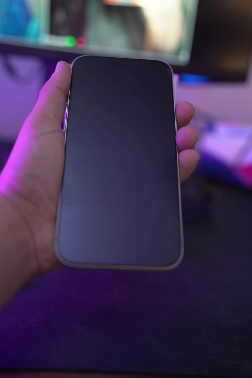 ايفون 17 pro max سلفر للبيع
سلام عليكم 

للبيع iPhone 17 Pro Max 256GB Silver، نسخة ياباني eSIM.

الجهاز مكفول كلش نظيف ومحافظ عليه، ما بي أي زلغ أو ضربات، وما مفتوح ولا متصلح.

البطارية🔋 99%
عدد الدورات 130 

تاريخ الشراء 2026/2/7 والاستخدام شخصي.

ضمان Apple ساري، بالإضافة إلى ضمان ذهبي عالم القلعة سنة استبدال ومدفوع عليه ضمان ذهبي 100 الف اضافية 
كامل مع الكارتونة والكيبل الاصلي مع لزكة الشاشة دبل كلاس اصلية
 
السعر 1,850,000 د.ع، ومجال للشراي 
عنواني شارع فلسطين 
***********
