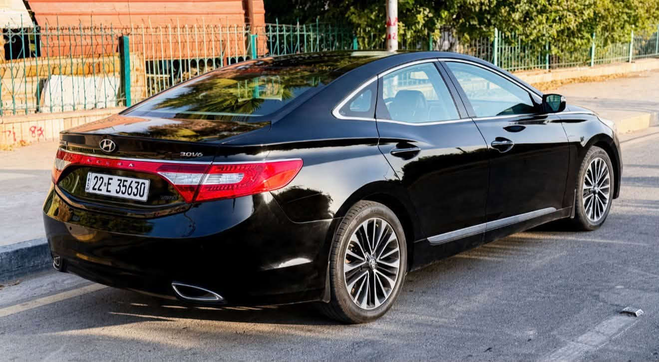 ازيرا خليجي 2014
للبيع او مرواس فول مواصفات اعلى فئه
 رقم اربيل باسمي هزه وسنويه جدد 
محرك 6 سلندر   
مواصفاته .
بانوراما 
بصمه 
حساسات اماميه خلفيه  
برده خلفيه كهرباء بردات صفحات 
مري قلاب تصعد وتنزل وي البك 
كراسي جلد وكهرباء وخزن ميموري 
لدات محيطيه على بوب والدشبول 
داخل قرميدي جلد كامل 
وبعد بيها هواي مواصفات معروفه

السياره كير ومحرك وطخم امامي وخلفي كلو شرط سياره جاهزه 
بيها قطعتين صبغ باب الخلفي وشويه من الجاملغ الخلفي
 + باب وجاملغ كلير فقط بدون طخه بدون ضربه بدون تبديل  توحيد لون فقط 
السعر 107 وبيها مجال قليل
مكاني موصل حي سومر 
للاستفسار ***********
