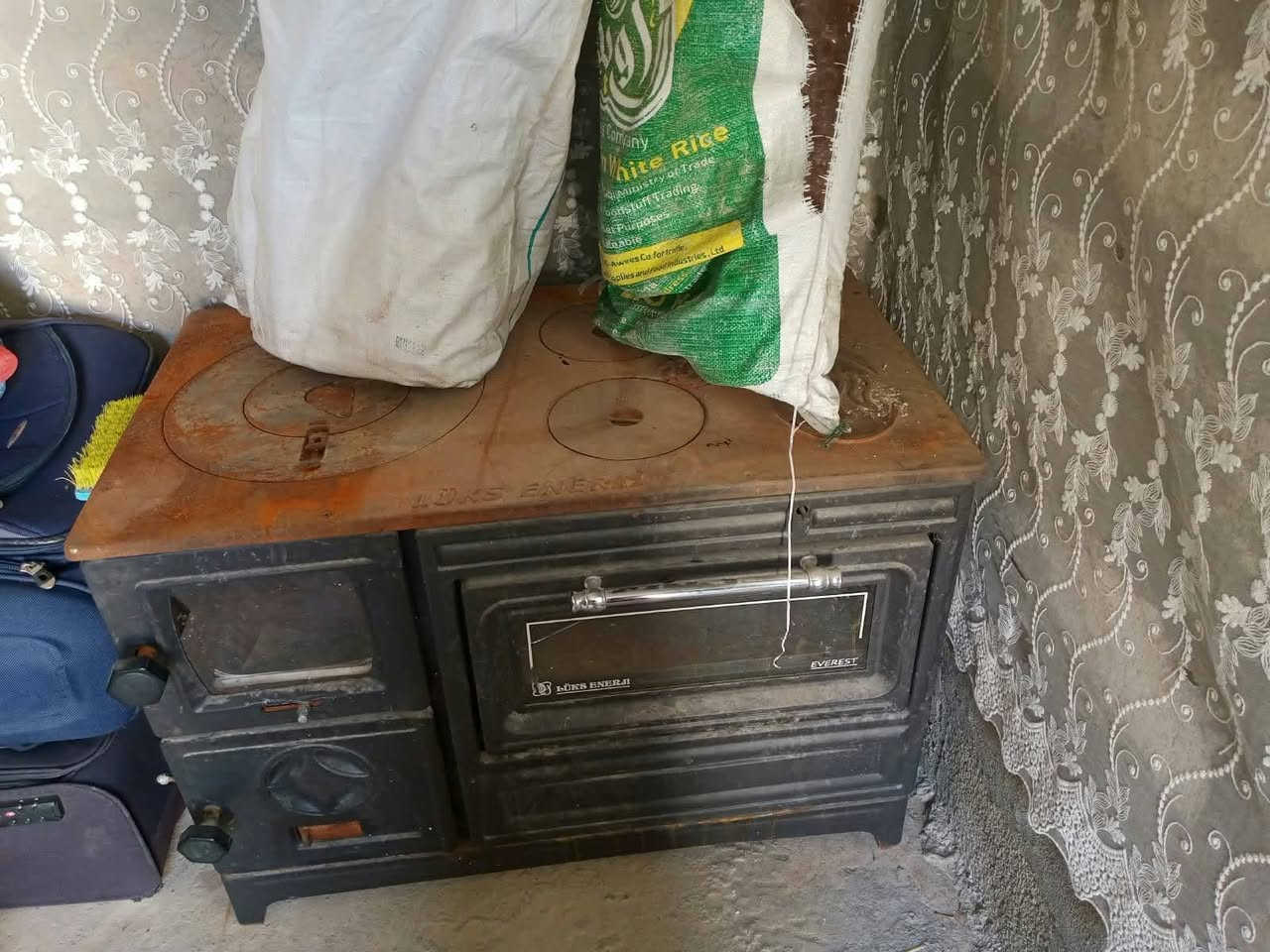 صوبة حطب • فرن مدمج • ٨١سم