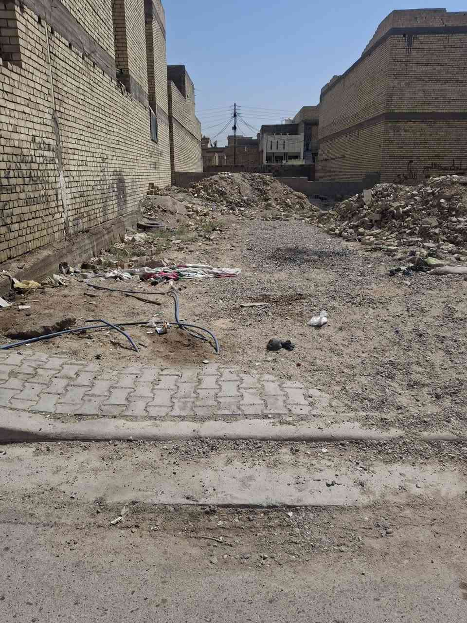 السلام عليكم
ارض زراعي للبيع المساحة ١٠٠ متر الواجهة ٥ النزال ٢٠  كهرباء و ماء و تبيلط الموقع الرئسة الشارع العريض الفرع الخامس  خلف ملعب سلام للستفسار الاتصال او واتس اب ***********

