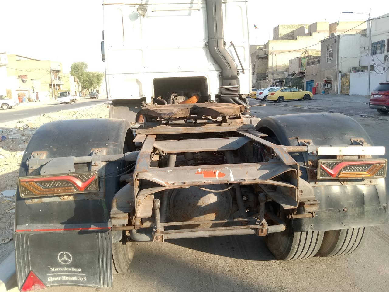 للبيع
راس مكفول مكينه وكير وتخم تاير

سياره شرعي سنويه عظم عاج

مربوطه عربانه فلات ٣ محاور

السعررر ٧٥ وبيه مجال

***********

