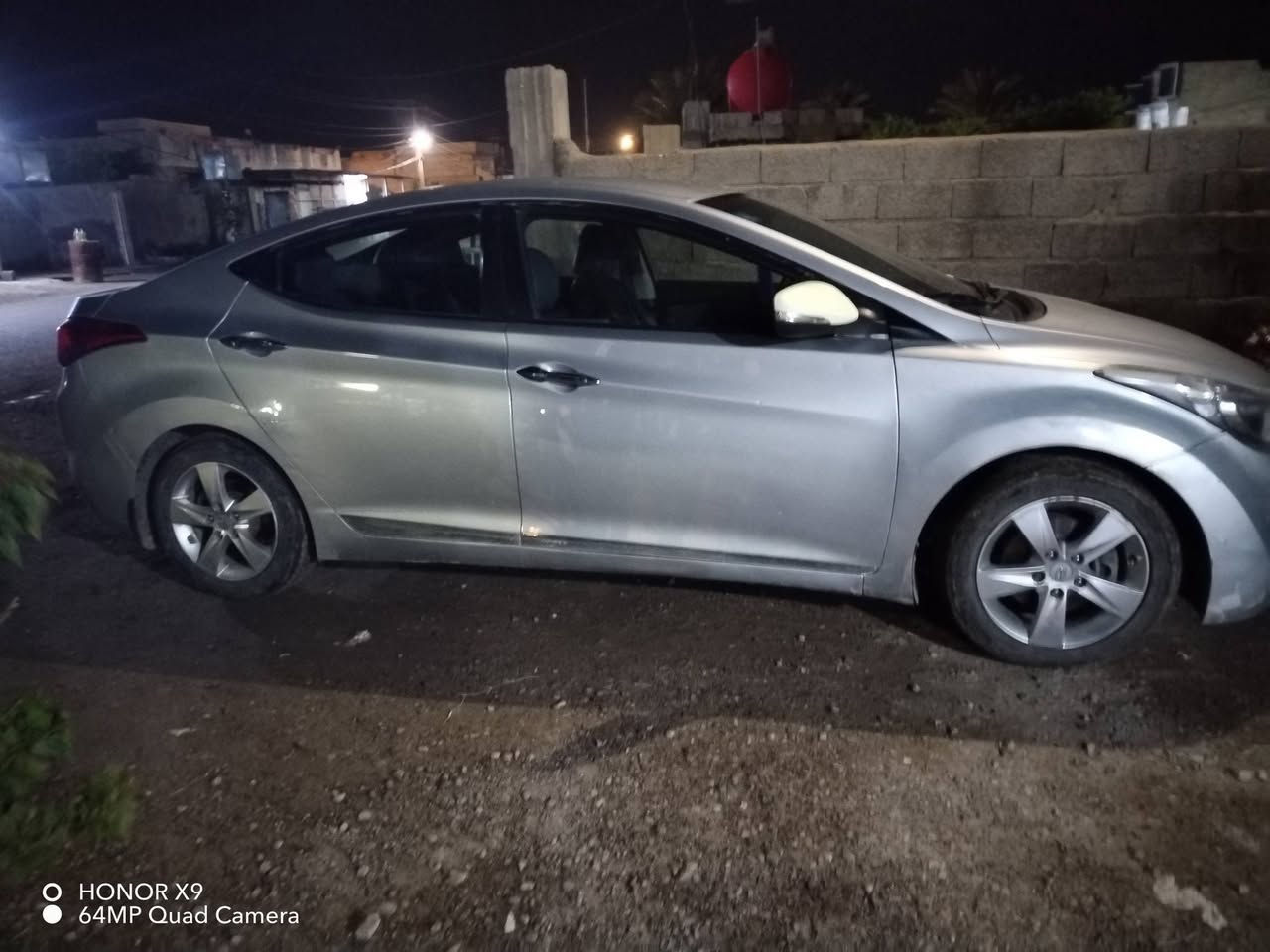 السلام عليكم
النترا 2013 رقم ديالى الجديد بيها قطعتين صبغ بدون دواخل تخم تاير جديد باتري جديد محرك مفتوح سونار مرفق مع الصور
محرك 1800 دوش
 سعر 93 وبيها مجال
مكاني ديالي
رقم الهاتف ***********

نص مكتوب في الصور:
- O HONOR X9 64MP Quad Camera
- HONOR X9
- 64MP Quad Camera
- O HONOR X9