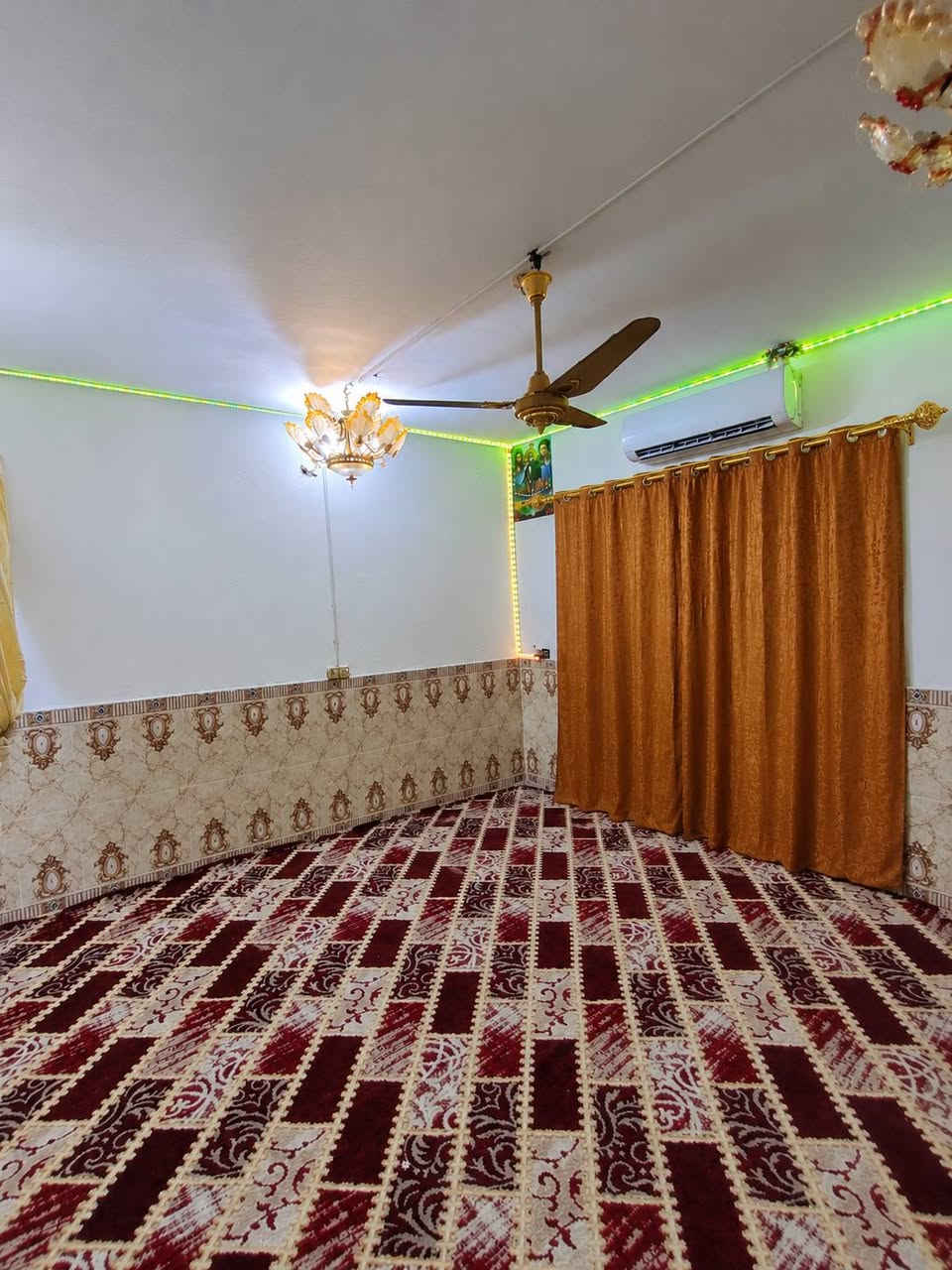 بيت زراعي • ١٠٠م • خلف عمارات الزيتون