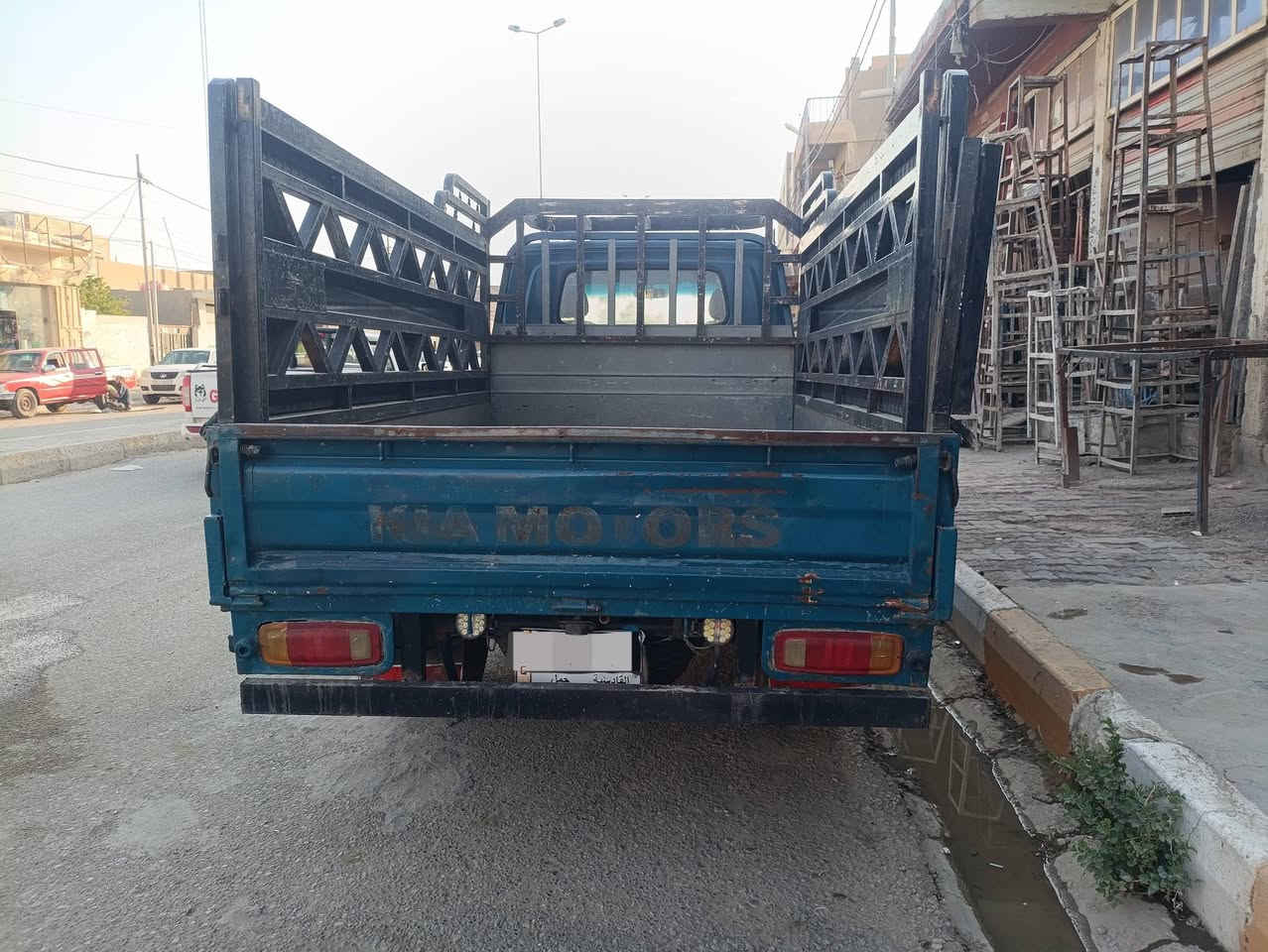 السلام عليكم كيه فونتيره ام عيون. موديل 2002  السياره مكينه 2700جديده مكينه السياره مامطلوبه.  خير من الله  جازه السياره كلشي ماتخسر بيه.  رقم قادسيه  رقم الماني. السياره رقم الهاتف *********** مكان السياره الدوانيه قضاء عفك
