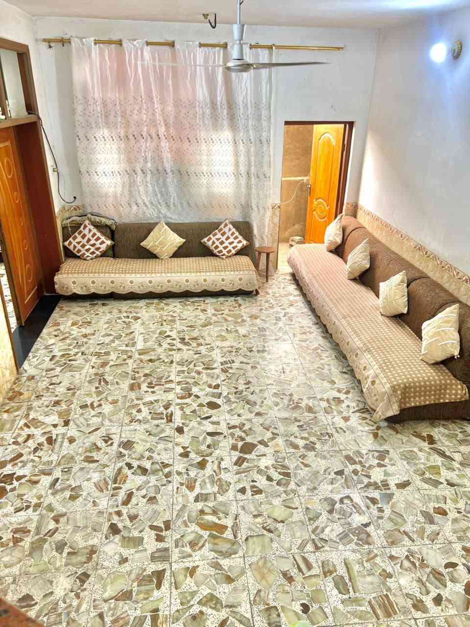 بيت للبيع • ٢٠٠م • طابقين