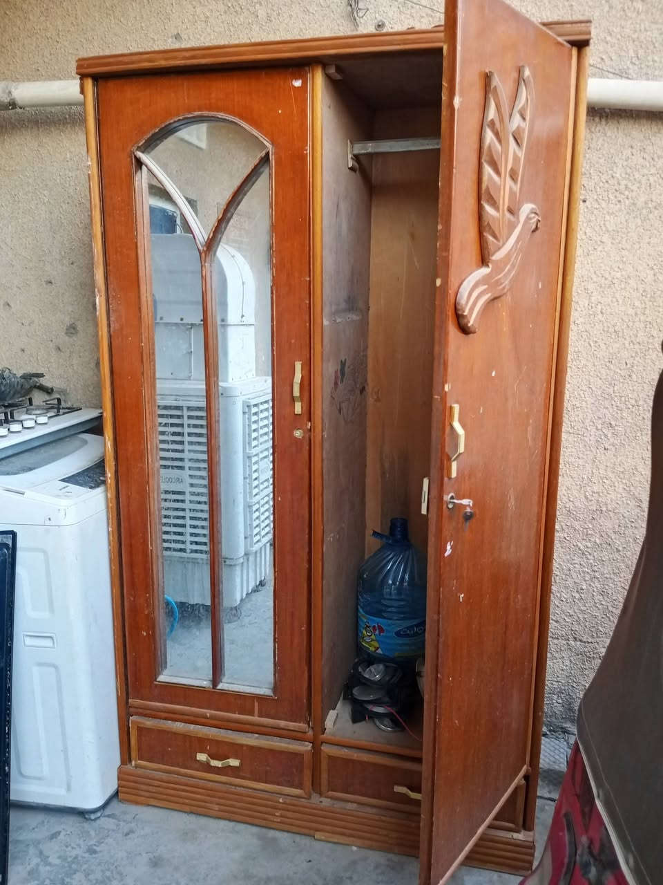 للبيع كنتور نضيف بابين سعره 150 وبي مجال رقم الهاتف ***********
