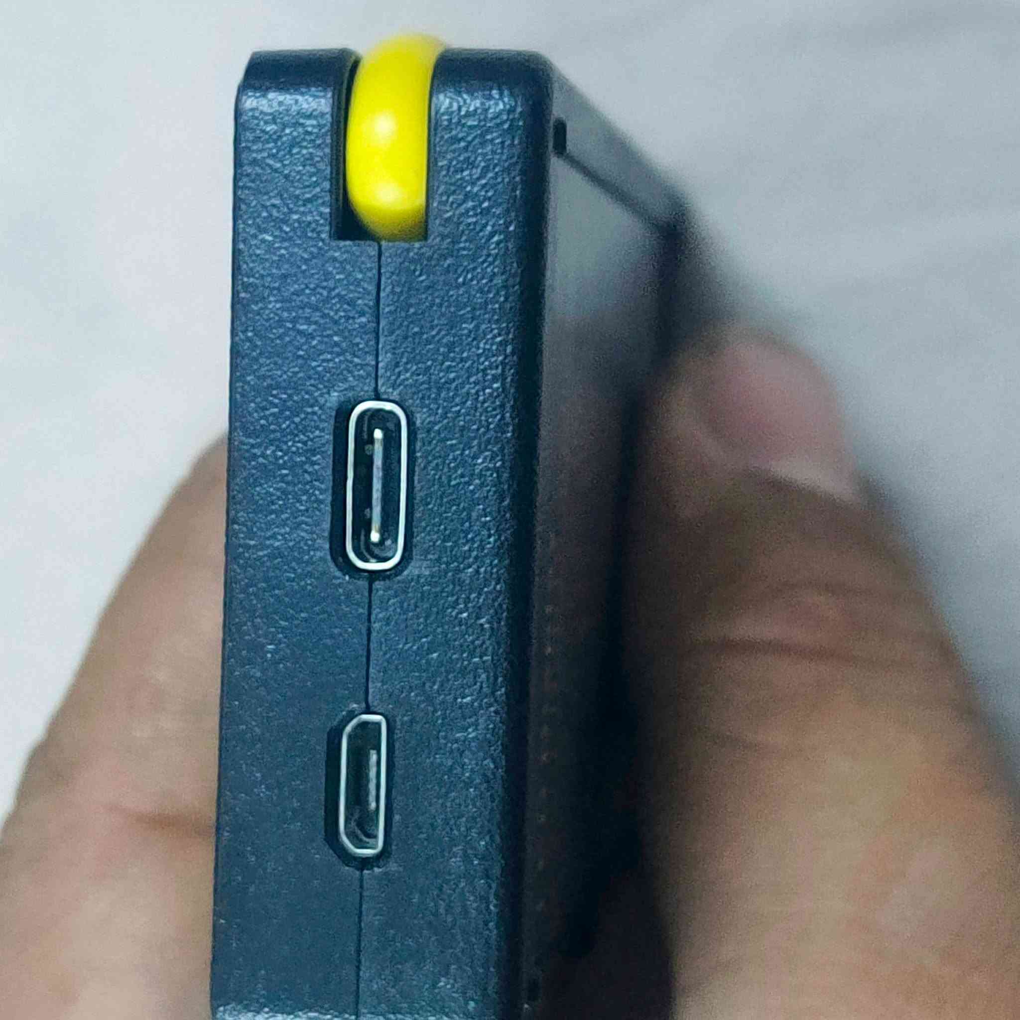 شاحنة • بطاريات • كامرة