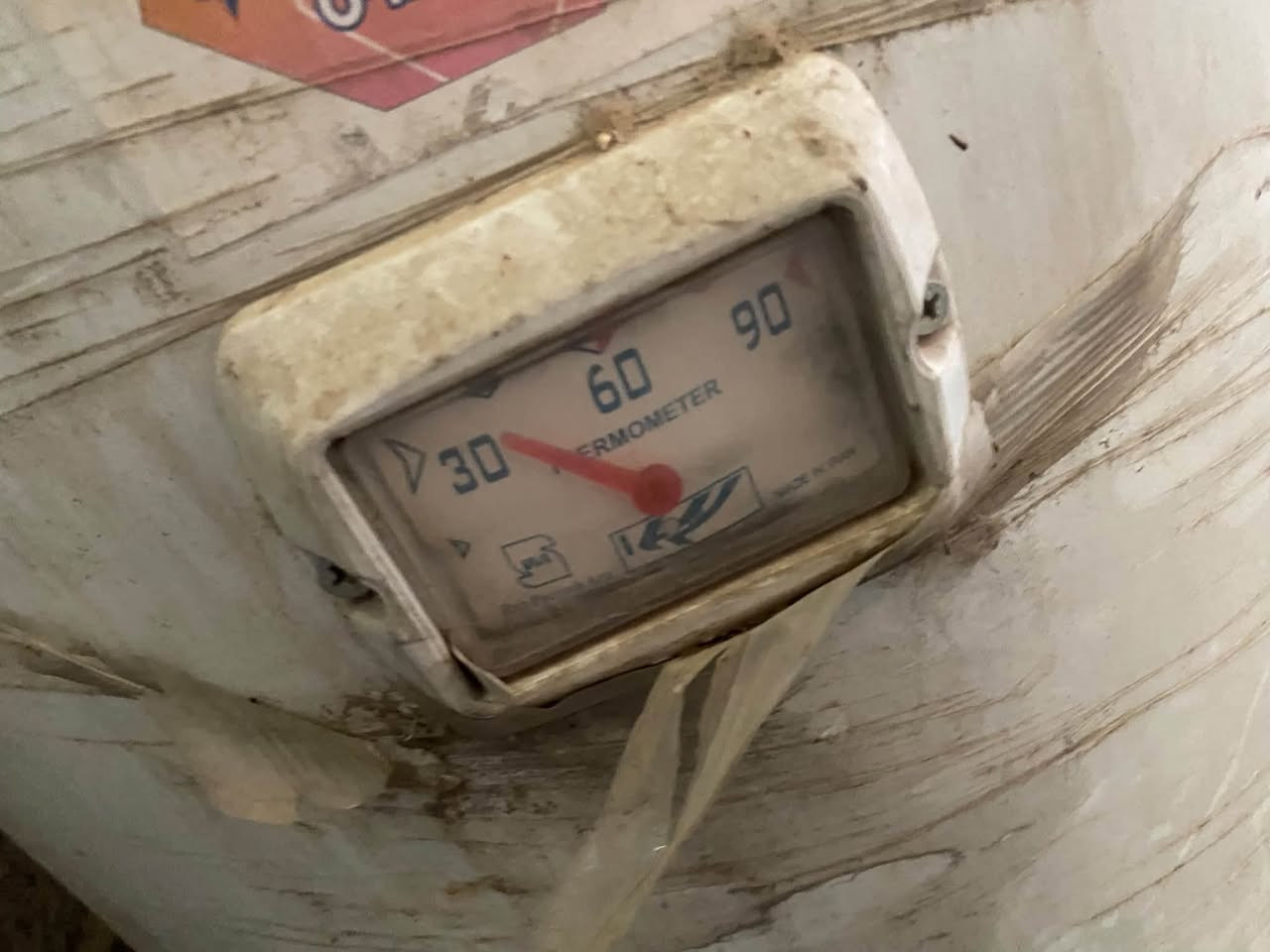 سلام عليكم سخان نوع الطحان بسعه 220 لتر ويحتوي على دبل هيتر مستعمل اقل الشهر للبيع السعر 70 العنوان بغداد كراده ***********
