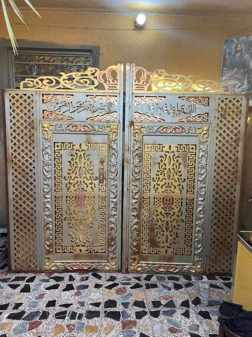 سلام عليكم باب مرتب ونضيف 95 نضافته شديته شهر وفتحته علمود التجاوزات جديد كلش
(طول الباب مترتين ونص وعرضه 3مترات )المكان مدينه الصدر الكياره قطاع (27)للاستفسار ***********
