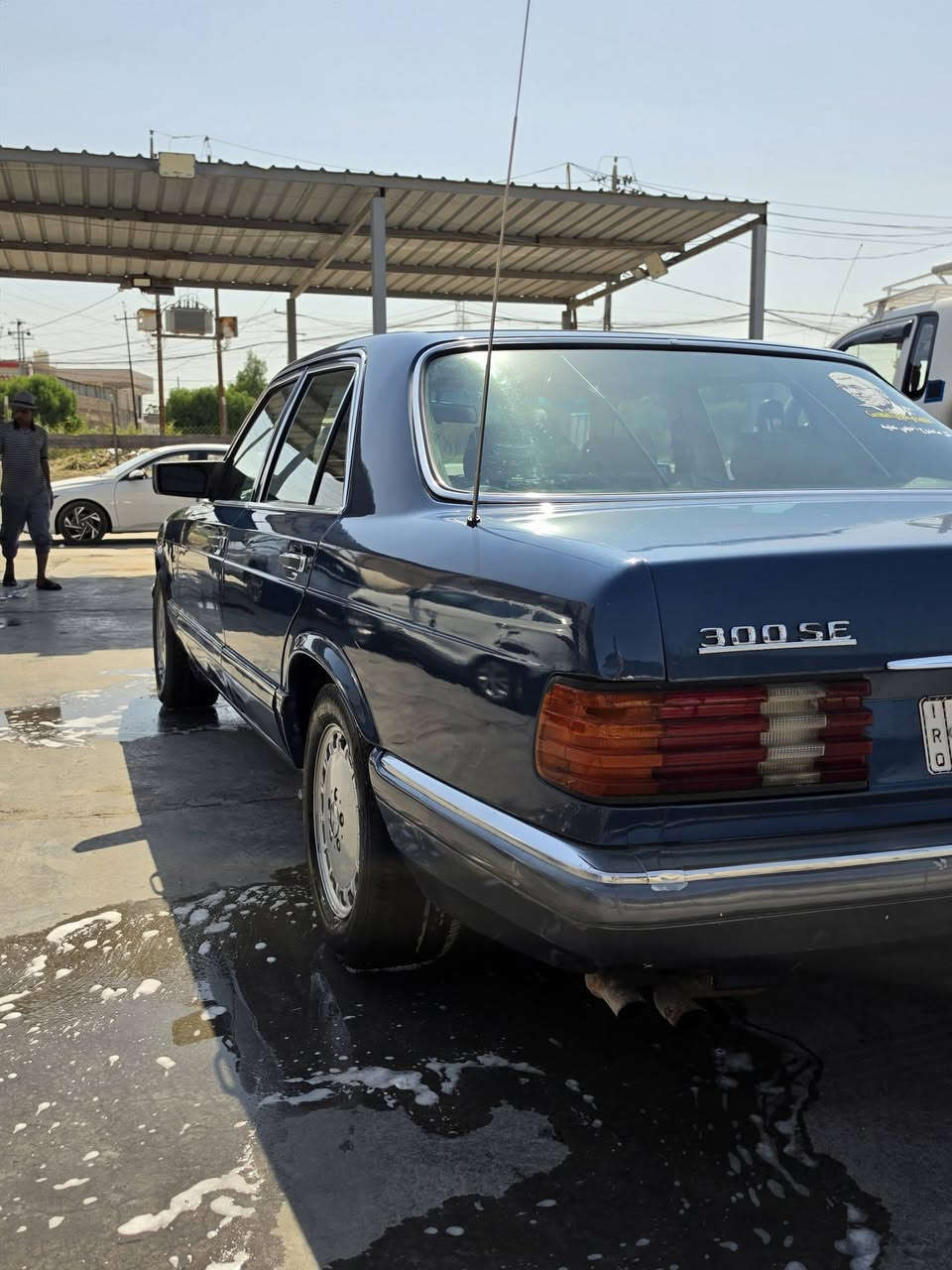 السلام عليكم....
مرسيدس 300SE جامبو 1986 — للبيع

🚘 Mercedes-Benz 300SE Jumbo
📅 موديل 1986
⚙️ 6 سلندر – أوتوماتيك
📍 كربلاء
✨ سيارة نظيفة ومرتبة جدًا بالنسبة لعمرها
🔧 المكينة والكير بحالة جيدة ونظيفات
⛽ منظومة الوقود مخدومة بالكامل
🔩 البلكات والبخاخات ومنظومة الوقود مصلحة
🛋️ الداخلية نظيفة ومرتبة
🎨 لون أزرق ملكي جميل
✨ الكروم والواجهة بحالة جيدة
🛞 إطارات جيدة
📊 ممشى تقريبًا 270 ألف كم
السيارة لأهلها وما تحتاج صرف كبير، والفحص للجادين.
💰 السعر: 10,500,000 دينار عراقي قابل للتفاوض بالمعقول
📞 للجادين فقط ***********
ملاحظة: رجاءً لا تتصل للمزايدة أو البخس، السيارة تنباع بسعرها المناسب.
