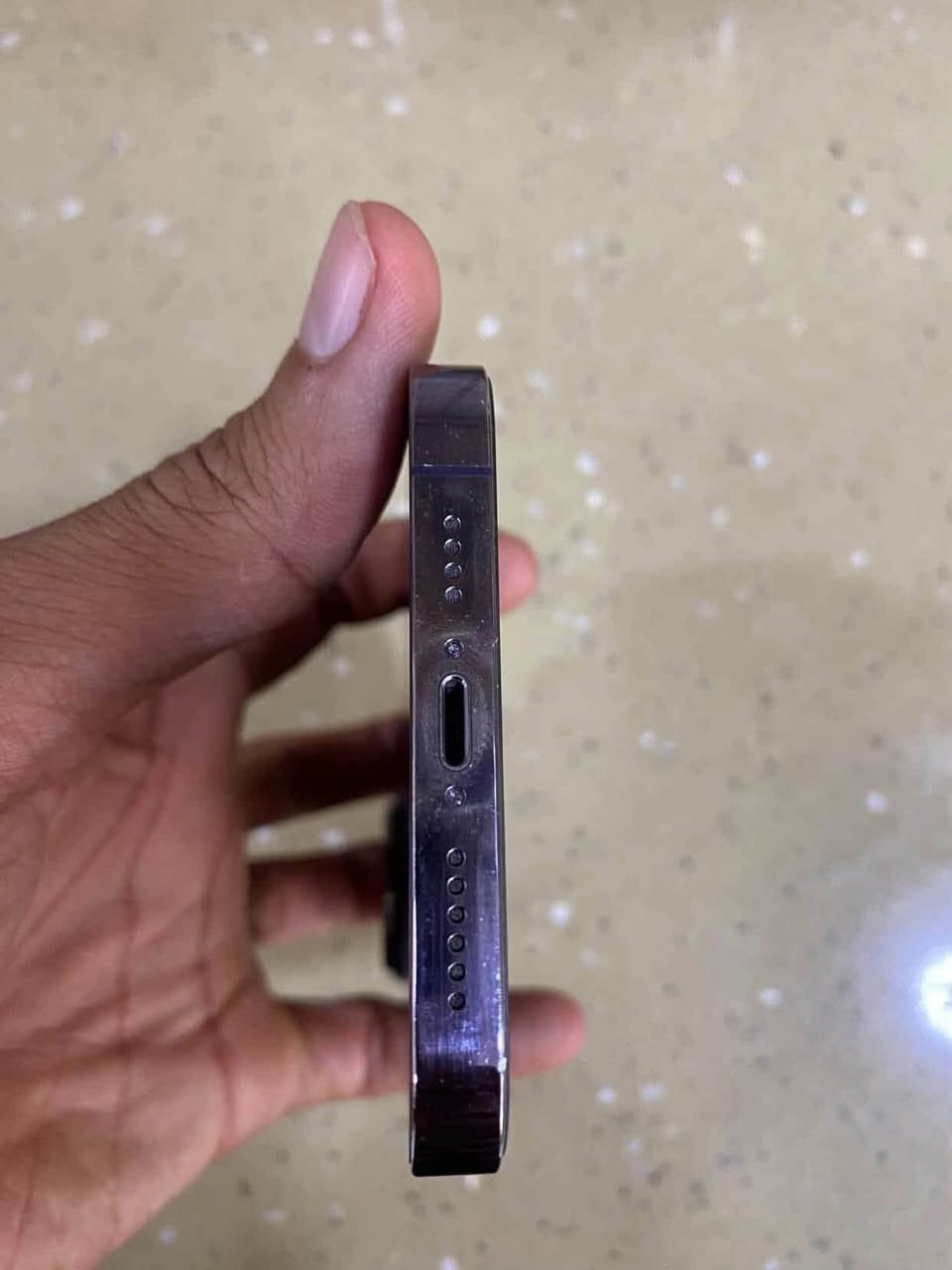 ايفون 14 برو ماكس للبيع جهاز مبدل شاشه اصليه تفصيخ ع فحص تاخذه فقط بطاريه 81 ذاكره 128 السعر 675 مجال قليل بي ***********
