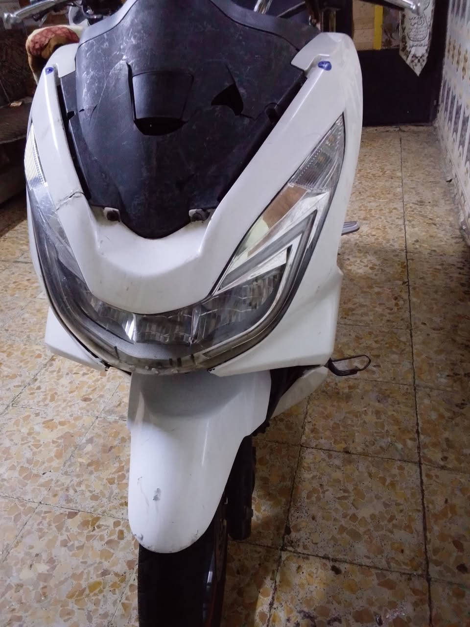 اسلام وعليكم بيسي إكس للبيع جيل ثاني ياباني JF مكينة 150دراجة كارتون تخبل نقص باب وجامة واقية مال صالنصة دراجة غسلتهة وكامت مدير سلف بس جكجك من يم الفيوزات وتحرك بالفيوزات وتفتح الشاير ولايت دراجة كوم حديد عالم كالو مغنطة وعالم تكول بالضفيرة قطع اني بيع كوم حديد تجي جيب سيارة وتحمل اكفلك بس سرقة مكاني بغداد مدينت الصدر السعر 850الف وماكو هيج ياباني ***********اتصل وتدلل
