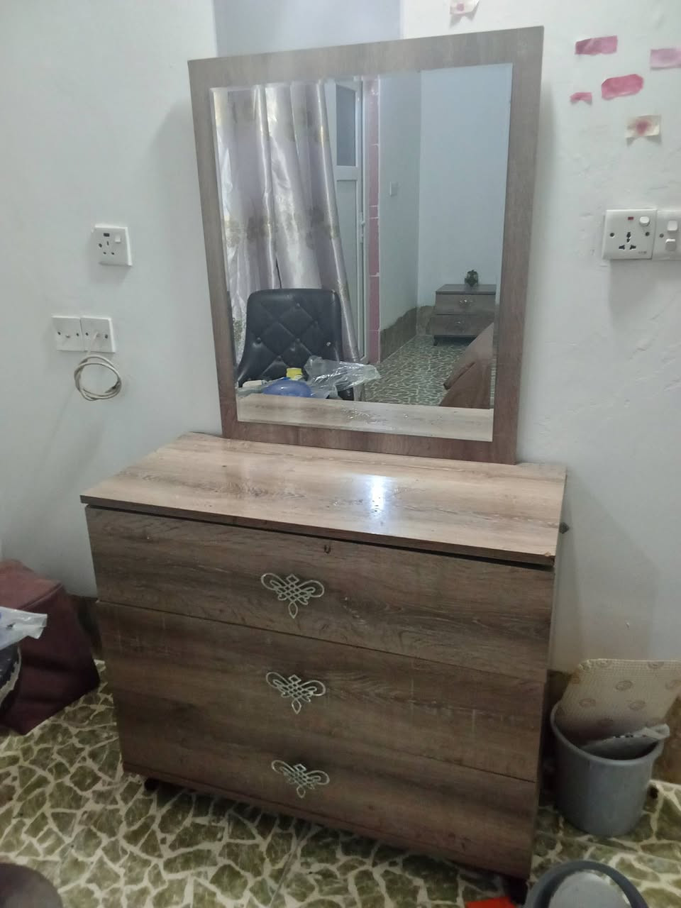 غرفة نفر • نضيفه