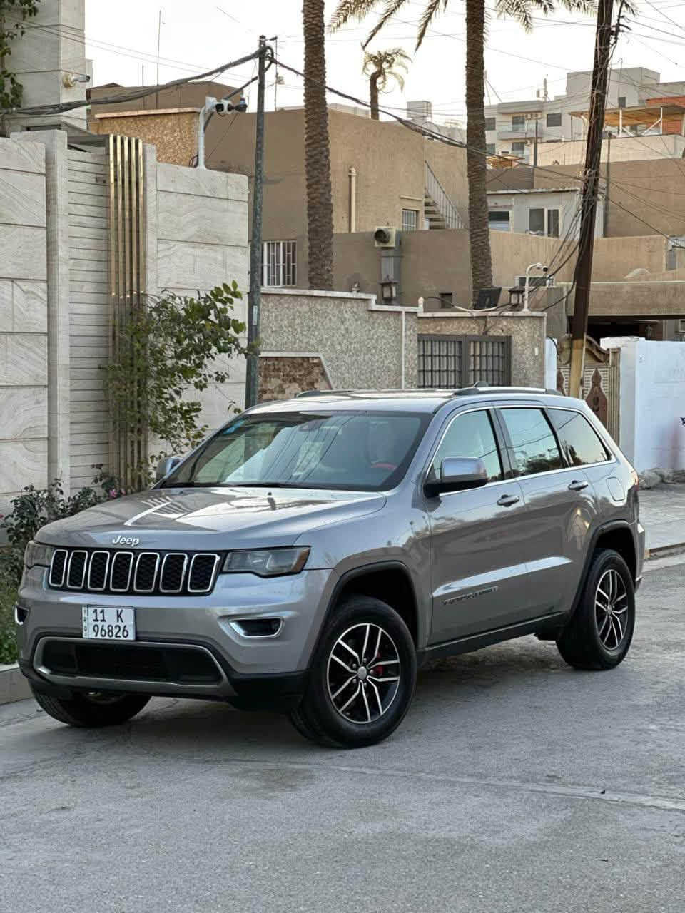 جيب لاريدو ٢٠١٨ بغداد باسمي
الرقم الجديد 
شواصي مكفولات
بدوان دواخل حادثها سطحي وصور الحادث بلمنشور
بساتم ١٤ يعني انسه الدوانز والبانزين المحسن 
مواصفات اللاريدو معروفه 
مكاني بغداد الحريه 
سعرها ١٧٢ ورقه وبيها مجال 
*********** 

***********
