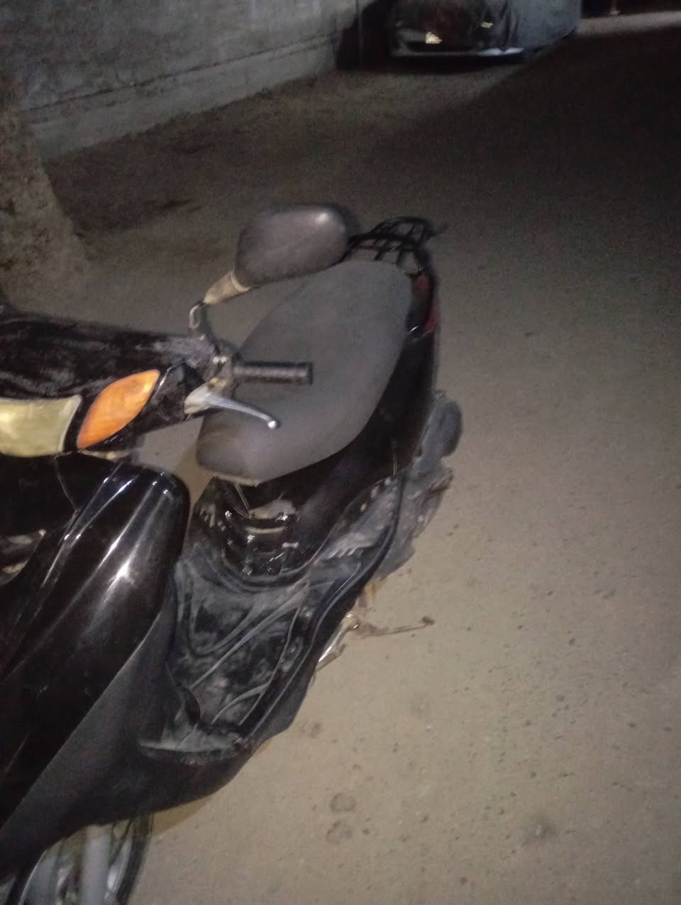 السلام عليكم 
عندي دراجه للبيع  ، اكزز محرك 140 سعرها 750 وبيها مجال العنوان الكاظمية شاطئ التاجي ، الاتصال على هذا الرقم ***********
