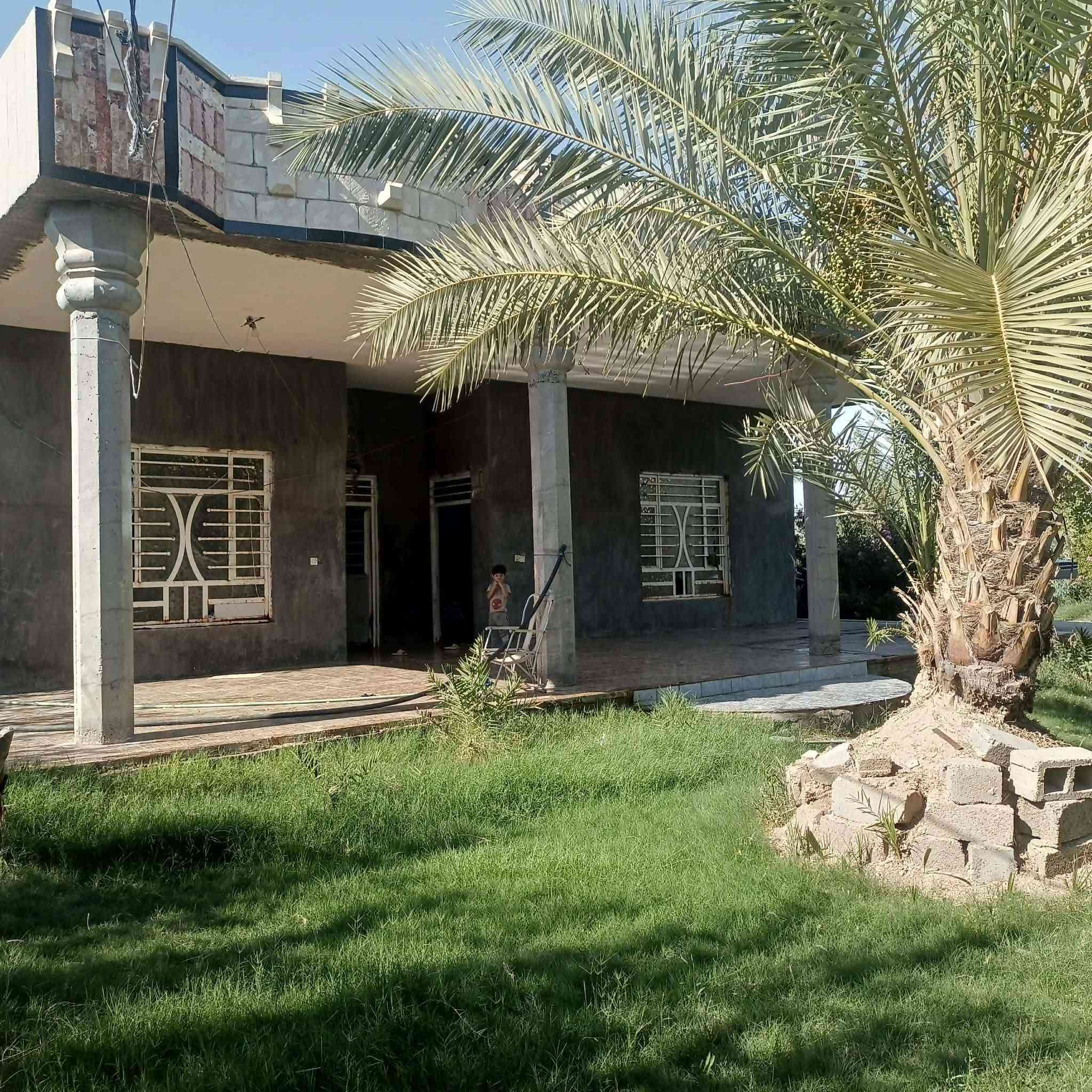 سلام عليكم 
دونم ونص في ابي غريب ع الشارع العام 
متوفر جميع الخدمات من كهرباء وماء ومدارس وكل شي منطقه راقيه وهدو ايضا من ضمن الدونم ونص بيت سكن مرتب وحديث + اشجار حمضيات ونخل  ترهم سكن ومزارع السعر 150مليون  وبي مجال التواصل ع رقم ***********
