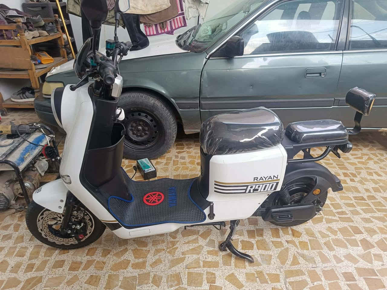 ماطور للبيع R900 البطاريات العقل الملف كلو شرط الماطور تاخذو ماتصرف عليي كلشي السعر 570 وبي مجال
رقم*********** وبي واتساب
