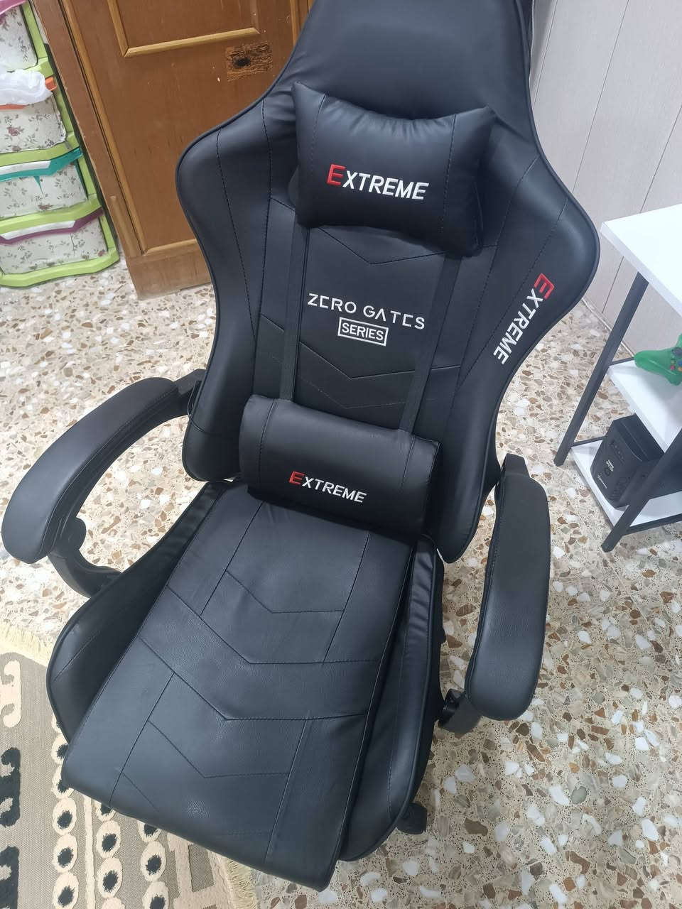 السلام عليكم، كرسي gaming للبيع هاي الصور كدامكم، الكرسي يتحمل 150 كيلو + بي مساج يعني مو العادي، قسما بالله استعمال اقل من اسبوعين اخذتة ب 95 الف (مع التوصيل 103٫000) ابيعة ب 85 و بي مجال للشراي 
مكاني كربلاء ما عندي توصيل رقمي 
(لا تكسر هواي بسعرة لو ما المشاكل ما ابيعة والله)

***********

