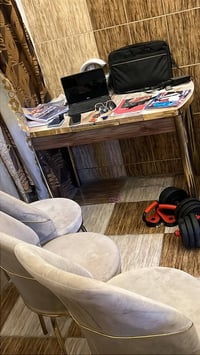 ميز طعام ٣ كراسي للبيع قيم واخذ 07714848153