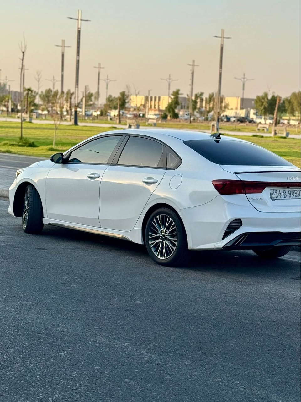 للبيع كيا فورتي GT-Line موديل 2023
• فئة GT-Line فول مواصفات
• محرك 2.0 قوي واقتصادي
• جير أوتوماتيك 8 سرعات
• تشغيل بصمة + ريموت ستارت
• فتحة سقف بانوراما
Android Auto و Apple Carplay شاشة كبيرة مع •
• كاميرات °360
• حساسات أمامية وخلفية
• مقاعد جلد رياضية GT-Line
• شحن لاسلكي للموبايل
• نظام صوتي مميز
• مثبت سرعة ذكي
• نظام المحافظة على المسار
• نظام النقطة العمياء
• نظام التحذير من الاصطدام الأمامي
• إنارة LED كاملة
• جنوط GT-Line رياضية
مكيف أوتوماتيك ثنائي التحكم
• مرايا كهربائية مع طي كهربائي
• الممشى: mi 32,000 فقط•
• ⁠حادثها جاملغ امامي ومبدل وكلير من امريكا الجاملغ الخلفي والباب الخلفي

السعر 140 وبيها مجال
للأستفسار *********** البصرة, العراق
