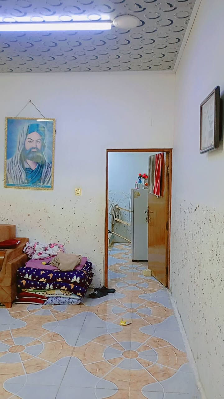 دار مساحه ١٠٠م بناء بلوك عكاده موقع مميز السعر ٢٥ مع المجال زراعي حي ميسان خلف سكله الكرعاوي استفسار***********
