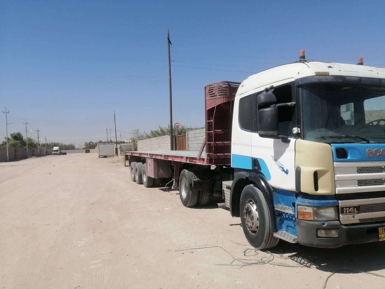 سكانيه ٢٠٠٠ مكفول من ضربه سيارة جاهزمربوط فلات رقم دهوك. سعر٨٠عنوان بصره هاتف *********** بس راس
