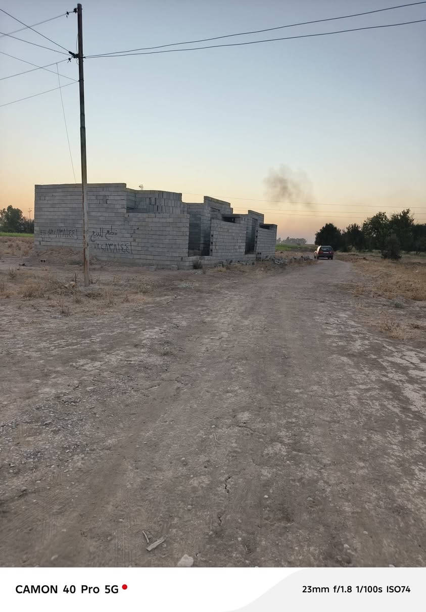 مشتملات عدد 2 للبيع ركن 
المساحة 100متر مربع يتكون من
استقبال
مطبخ
صاله درج
غرفه نوم عدد 1
العنوان الحويجه الحي العسكري خلف مول الرمضان للاستفسار اتصل ***********
