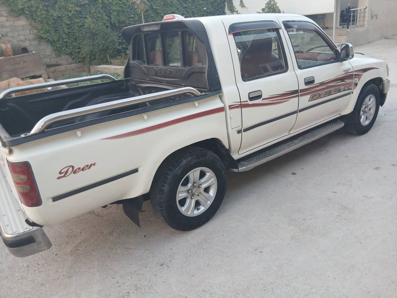 سيارة دير موديل ٢٠١٠ سنويه عظم رقم الماني محرك وكير شرط طغم تاير جديد وايرمنيا كل شغال كابون بانزين بيها تبريد وتدفئة السيارة شرط من كل شي صبغ نص باب شرط التحويل من الشرعي السعر ٧٠ورقة للاتصال 
***********
***********
