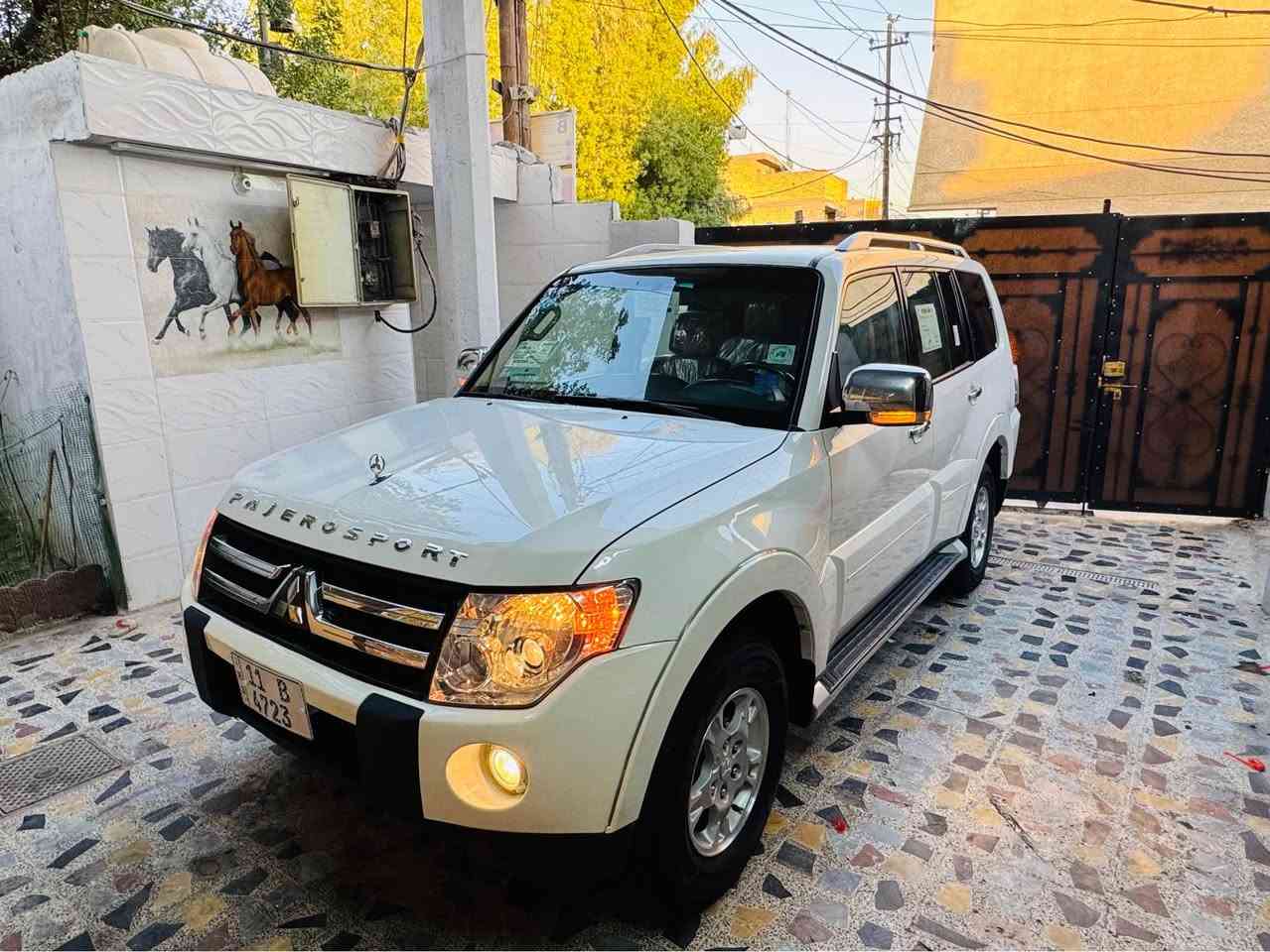 باجيرو موديل 2008 السعر 115
كفالة السيارة بدون صبغ بدون تبديل 
كير مكينة كفالة صدر تبريد 3قطع تخم تاير 
صدر حدادية تحكمات جهتين شاشة كامرة 
مري شفط جام كهربائي رقم بغداد انكليزي 
بسمي سنوية 31 مصفرة 
مكاني بغداد البلديات الأتصال على الرقم 
*********** بغداد, العراق
