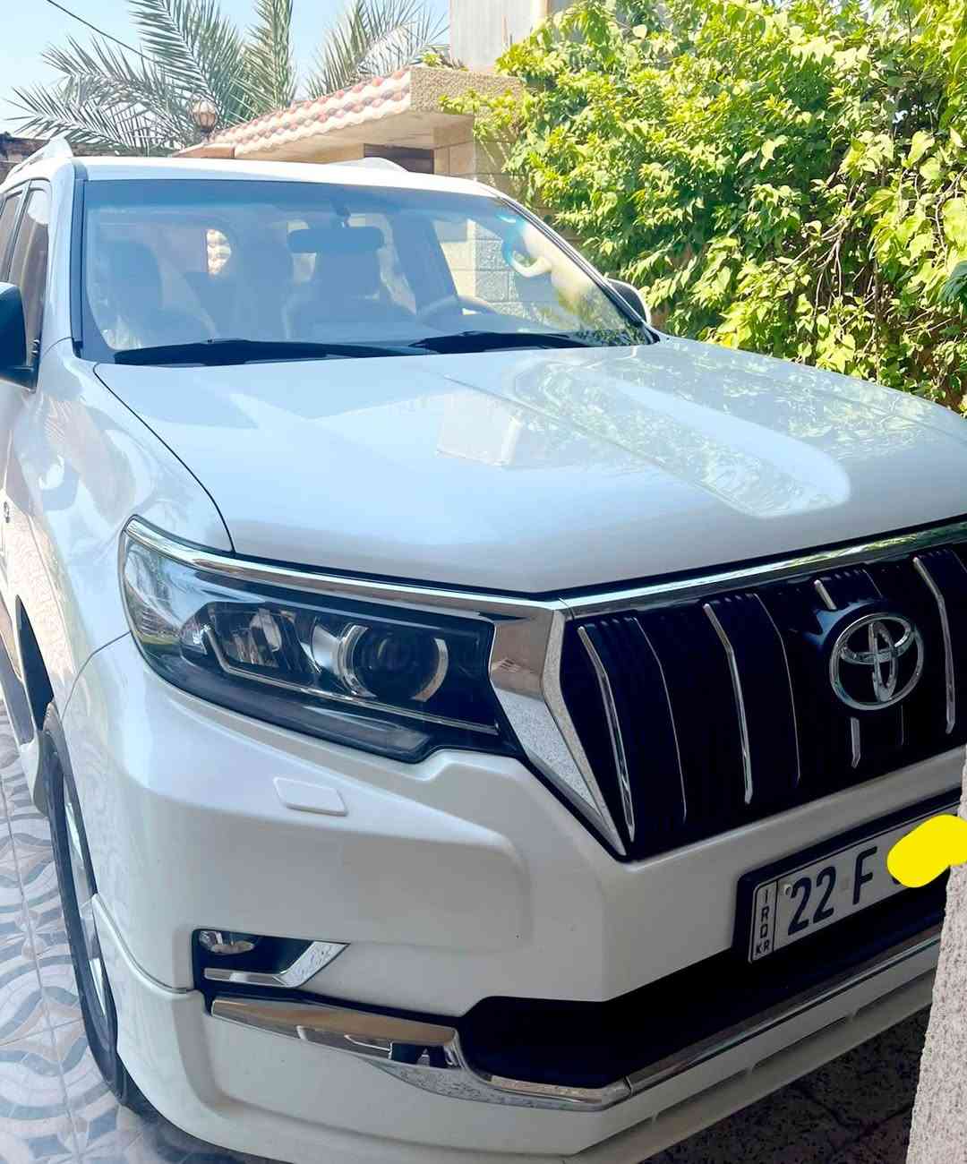 السلام عليكم 
تيوتا.برادو TXL 2020 
‎سلايت وبصمه وتشغيل عن بعد ‎لايت اسود وبخاخ لايت ولد نهاري  شاشه وكامرا وهوك  وحساس خلفي تحكم جهتين ورساله ترحيب تويوتا ويل كب كروم حجم 19 دشبول لكزز وايربك 6 كامل مانع انزلاق ومانع انحدار ونظام الامان كشنات  جلد وتبريد كهرباء الامامي مري شفط اصليه السياره ماشيه تسعين الف     
***********الاتصال 
*********** واتساب
