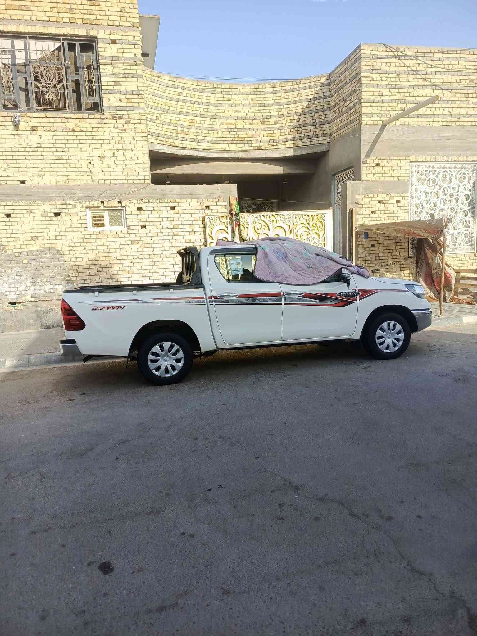 هايلوكس • ٢٠٢٣ • ٨٠٠٠٠ كم