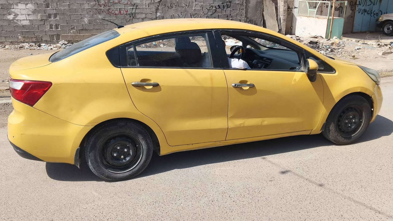 كيا ريو 2013 خليجي للبيع 
محرك دوش 1600 لا تنقيص ولا تبخير
حجر موجود سليم 
تبريد شغال
بأسمي
ما بيها نقص 
بس بيها ملاحظات بالكشر 
مكان بغداد
السعر 60 بيها مجال بسيط
*********** بغداد, العراق
