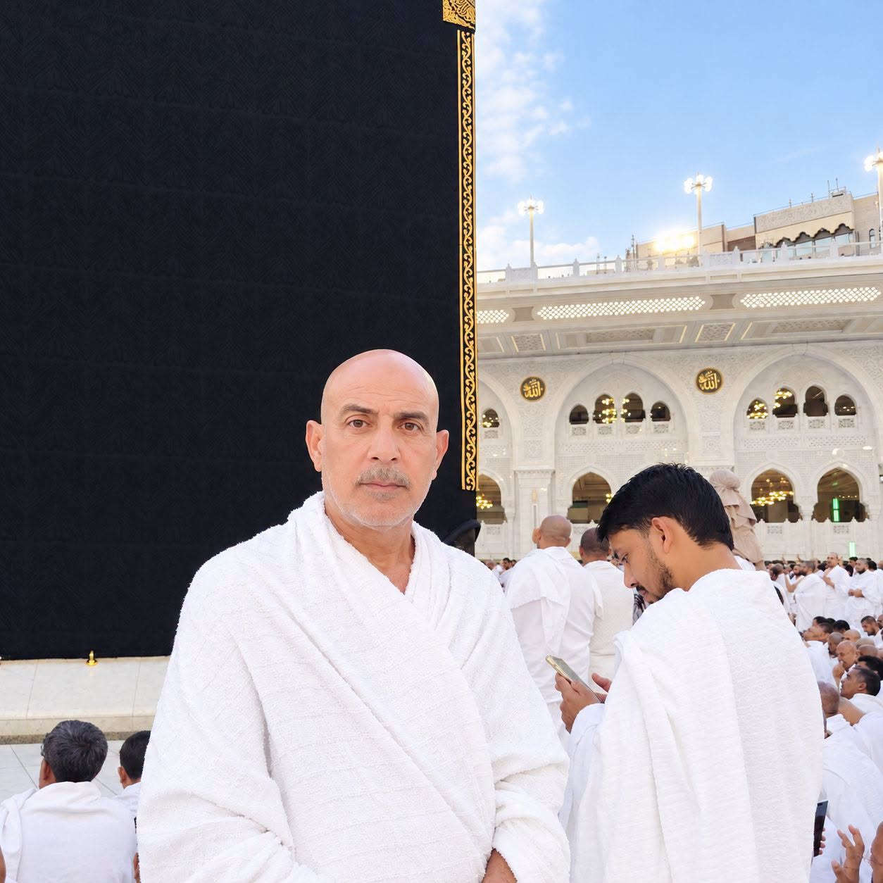 🌙 برنامج عمرة الشهر العاشر ٢٠٢٦ عن طريق البر 🚌
بسم الله توكلنا على الله، مستمرون بالتسجيل لرحلة عمرة الشهر العاشر ٢٠٢٦، مع الحرص على راحة معتمرينا ومرافقتهم بالإرشاد والتوجيه طوال الرحلة.
📅 تاريخ انطلاق الرحلة: ٢٠٢٦/١٠/٥
⏳ مدة الرحلة: ١٠ أيام / ٩ ليالي
🕌 ليلتان في المدينة المنورة
🕋 ٧ ليالي في مكة المكرمة
🏨 السكن:
المدينة المنورة: في المنطقة المركزية.
مكة المكرمة: في منطقة محبس الجن – جهة السقايف، المطلة على باصات النقل المجاني من وإلى الحرم المكي.
🍽️ الخدمات أثناء الرحلة:
تقديم ٤ وجبات طعام مجانية أثناء طريق الذهاب إلى المدينة المنورة.
المبيت في استراحة بمدينة حائل للراحة ومواصلة الرحلة.
شرح وإرشاد لمناسك العمرة أولاً بأول، من الإحرام والتلبية والطواف والسعي وحتى التحلل.
التعريف بـ فضل مكة المكرمة والمدينة المنورة، وإرشاد المعتمرين إلى الآداب والأعمال المستحبة خلال الزيارة.
💵 أسعار الرحلة:
٣٧٥ دولار بدون طعام.
٤٥٠ دولار مع وجبتين طعام.
🎁 هدايا مجانية: حقيبة كبيرة • حقيبة صغيرة • إحرامات للرجال • حجابات للنساء • باجات تعريفية • زيارات.
المستمسكات المطلوبة / جواز سفر مع صورة خلفية بيضاء. 
🤲 الضمان والأمان في خدمة ضيوف الرحمن
🕋 مكتب أحمد العجاج للحج والعمرة
📍 القيارة قرب كراج الموصل
📞 ***********
مع خير رفيق إلى البيت العتيق 🌹
