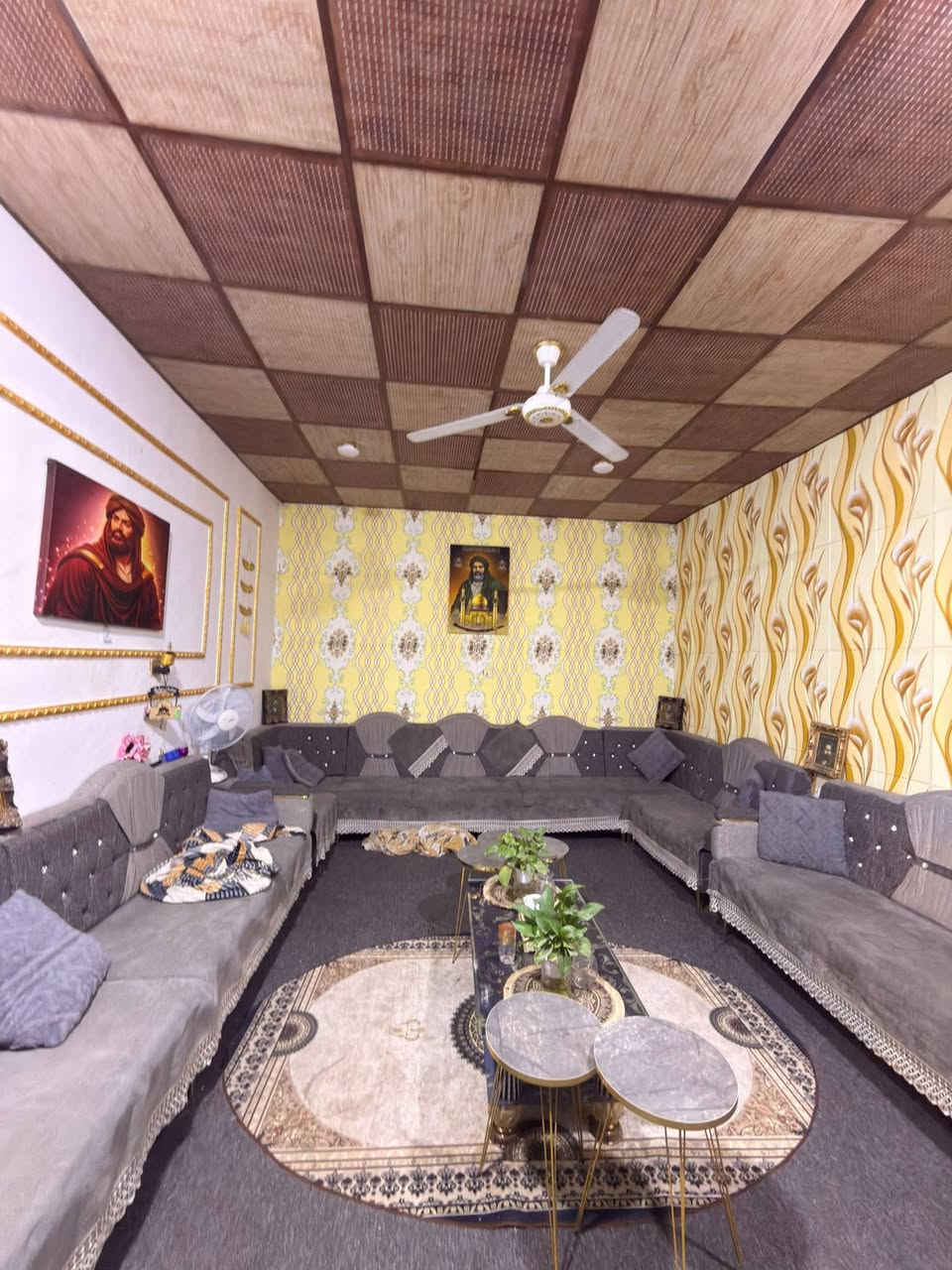 ألسلام عليكم ورحمه الله وبركاته 🤝
دار سكن للبيع بسعر مناسب
مساحه البيت 200 م

شارع 10 م
جميع الخدمات
ماء كهرباء مدارس اسواق كلشي قريب عليك

محتويات لبيت
كراج واسع + حديقه
دوانيه
صاله
غرف منام عدد 2
مطبخ + صحيات خارجي داخلي

العنوان ابي الخصيب طريق الوصطي قرب مدارس طيور الخصيب

نوع العقار طابو ملك صرف زراعي عراقي سند 25

سعر 80 وبي مجال
للتواصل ***********
