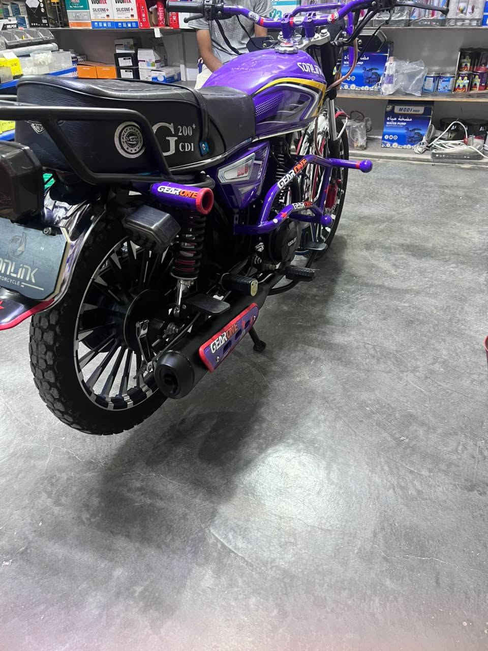 السلام عليكم 
للبيع دراجه سونلك محرك جاكوج  200cc
موديل 25
وياه سويجات 2
بصمات 2
ورقة عاديه
للتواصل (***********)
