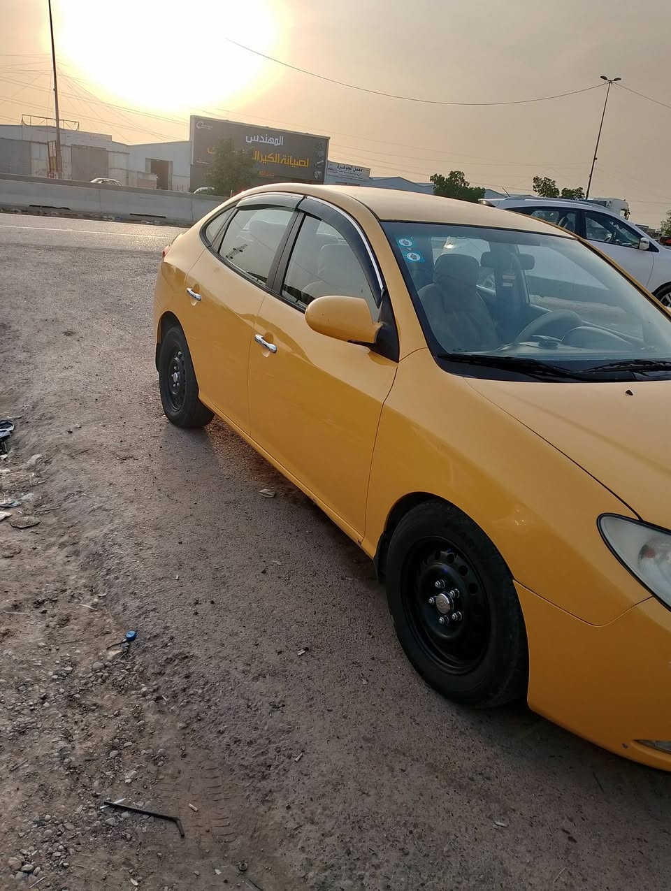 سلام عليكم الانتره 2008 
مكينه 2000 
وارد حادثه جاملغ امامي وباب خلفي 
تخم تاير جديد 
مصفره هياه 
باسمي 
حداديه ممتازه 
كهربائيه ممتازه 
للستفسار ***********
