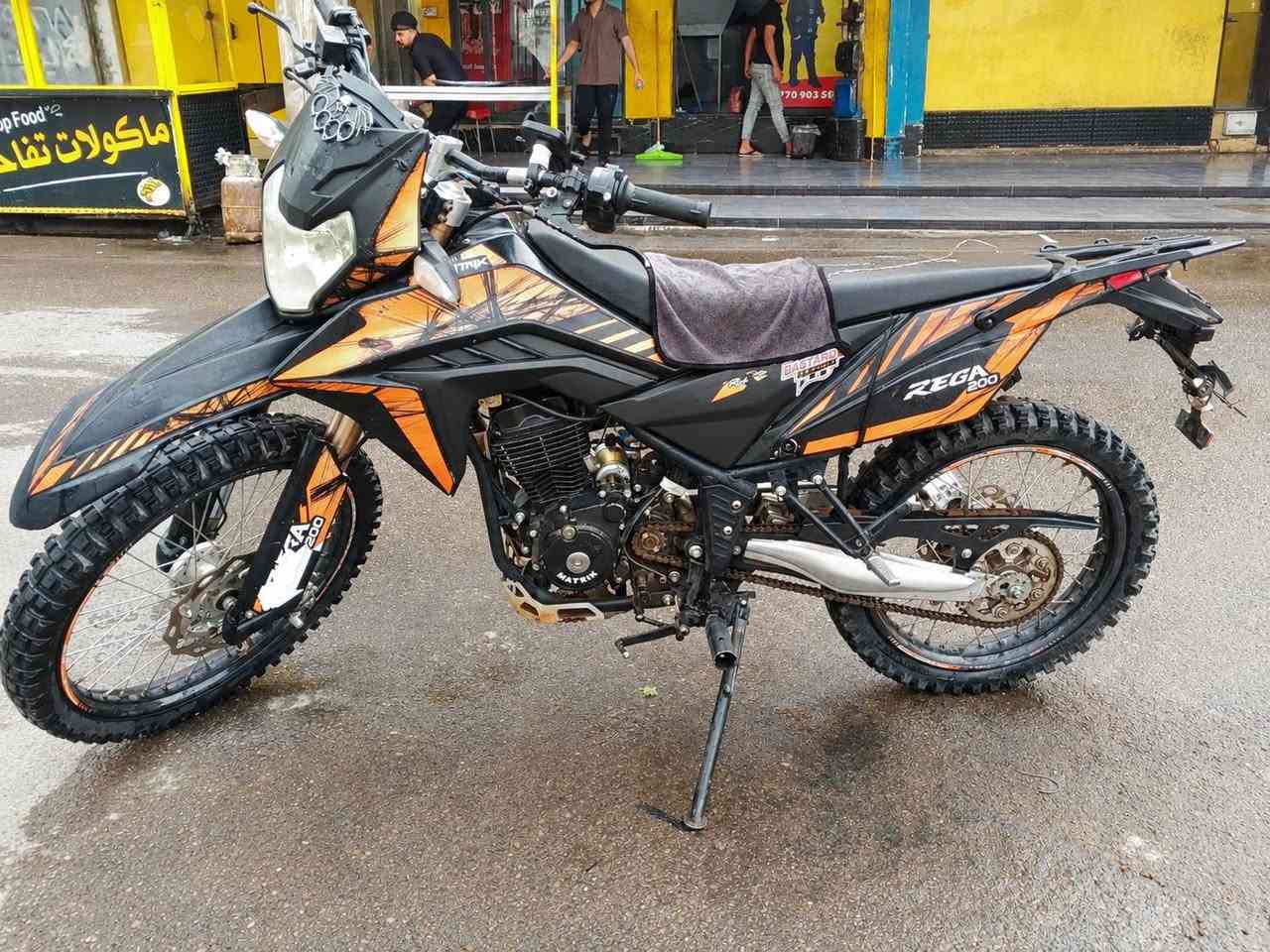 قفاز للبيع MATREX ماتريكس 
200 cc حجم المحرك 
مامفتوح المحرك 
موديل 2021

كهربائيات هورن شغال 
باتري جديد 
 دسكات خلفي امامي شغال 
السعر... 650. لحك جيبه 
عنوان كركوك اسرا مفقودين 
***********
