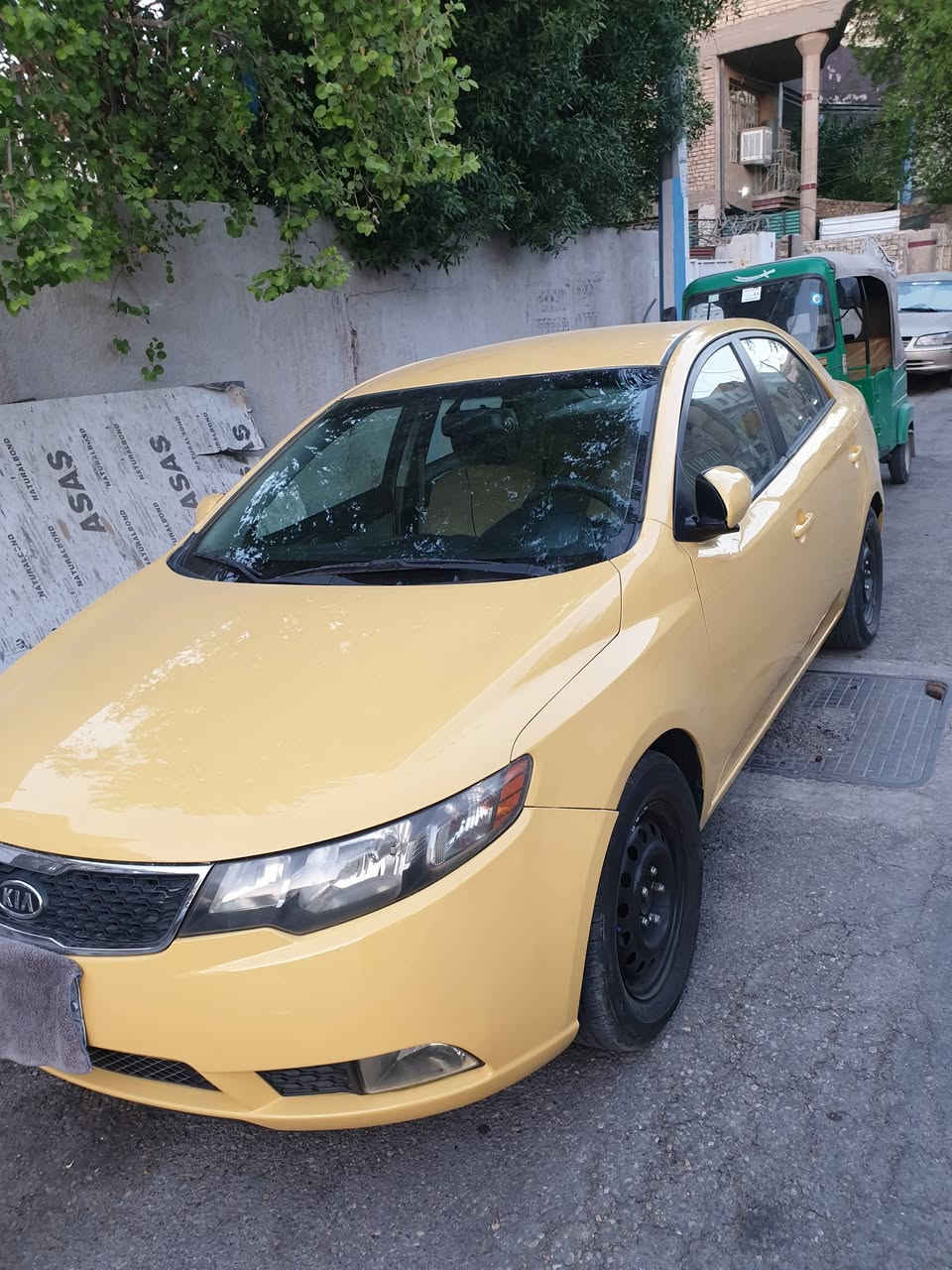 🚕 كيا فورتي 2013 تكسي للبيع – مال رزق وجاهزة ✨
رقم انكليزي جديدي سنوية 31 

بيه منظومة غاز شغالة 
سونار بالصور 

​السيارة نظيفة  وجاهزة للشغل فوراً (شغل واطلع بيهه لرزقك).

​📌 المواصفات باختصار:

​المحرك والكير: بشرط الفحص، بحالة ممتازة 

​التبريد: ثلج

​الوضعية: حدادية وكير ومحرك مكفولة، والداخل مدوشم الكاعية جلد

​المكان: بغداد

​السعر: [87] (بيها مجال بسيط للشراي الجاد)

​للاتصال والاستفسار: [***********]

​ملاحظة: السيارة جاهزة للـشغل . الاتصال للشراي وماقصر وياه بالمعقول.
