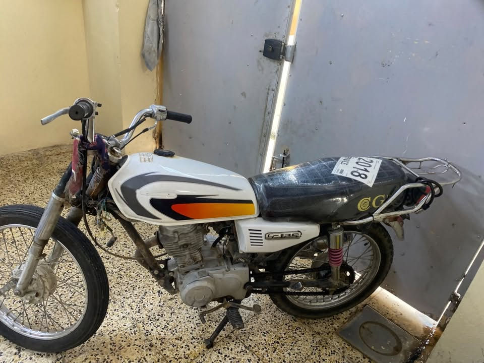 معمر مرة • نشيط فول • مجال قليل