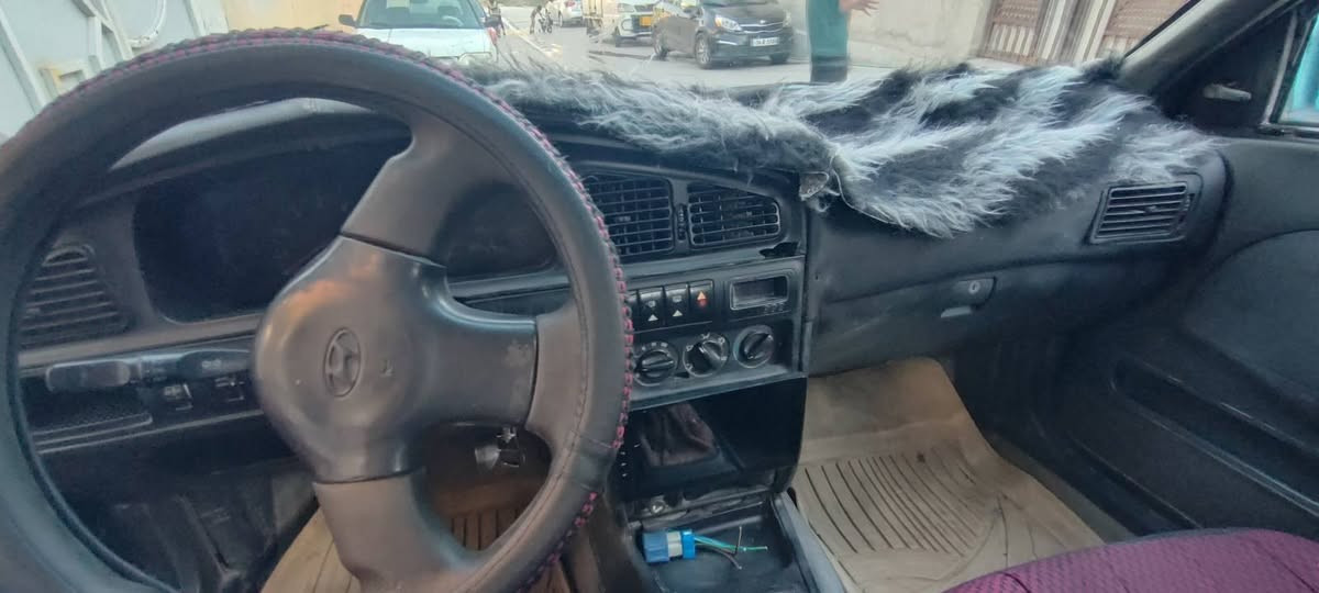 النترا موديل 1993
كير مكينه شرط بدون ضرر صبغ رش جماليه فقط 
رقم الماني سنويه مشروع وطني
كابون بازين بيها
سعر26
شرط تحويل 

***********
***********
