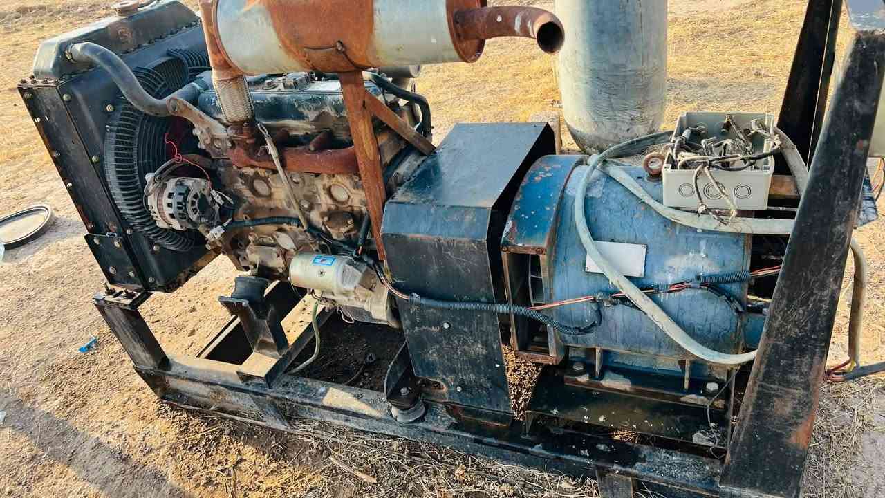 السلام عليكم ورحمة الله وبركاتة 
للبيع محرك دايو 4 بستم نظافه فول مشتغل موسم واحد توليد 40 KV ملف نحاس السعر 17$  المكان ناحية القراچ قرية شناوه  للاستفسار الاتصال على الارقام التاليه 
***********
***********
