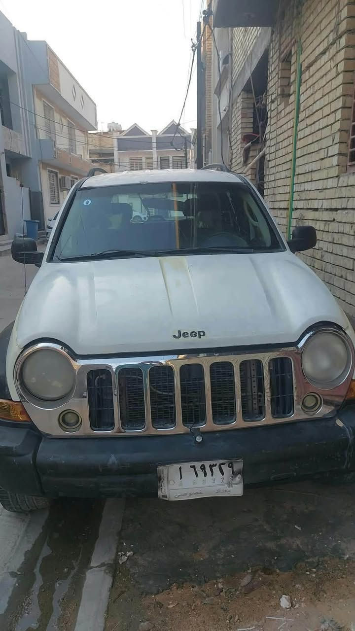 سلام. عليكم. جيب شيروكي. ٢٠٠٧ بيها. مكينه. وكير. بطه سياره.  مصبوغه. عام. تغير.  لون قبل نيلي. وهسه. ابيض رقم بغداد. بسمي. يرادلها. شويه. ترتيبات. بكاني. الغزاليه
***********
