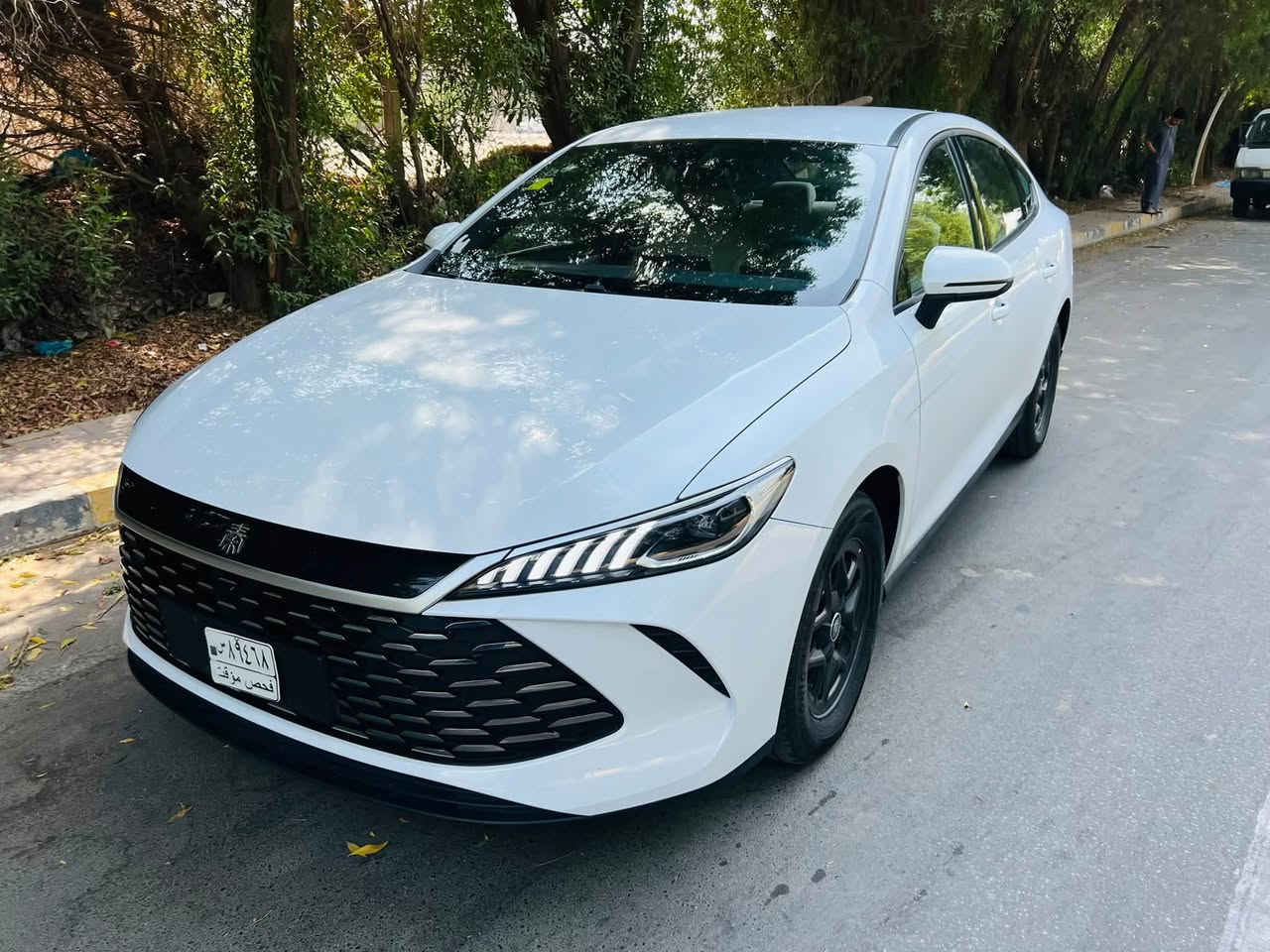 سلام عليكم عندي BYD كن بلاص 2025 . بدون لوحات تسجيل مباشر . ماشيه الكلي 26 الف . داخل ابيض المرغوب . مكفوله كفاله عدى رصعتين فقط . السياره جاهزه من كلشي وعلى وضع الشركة بعدها . مكان السيارة النجف الاشرف . سعرها 20 مليون وبيها مجال بسيط جدا للاستفسار ***********
