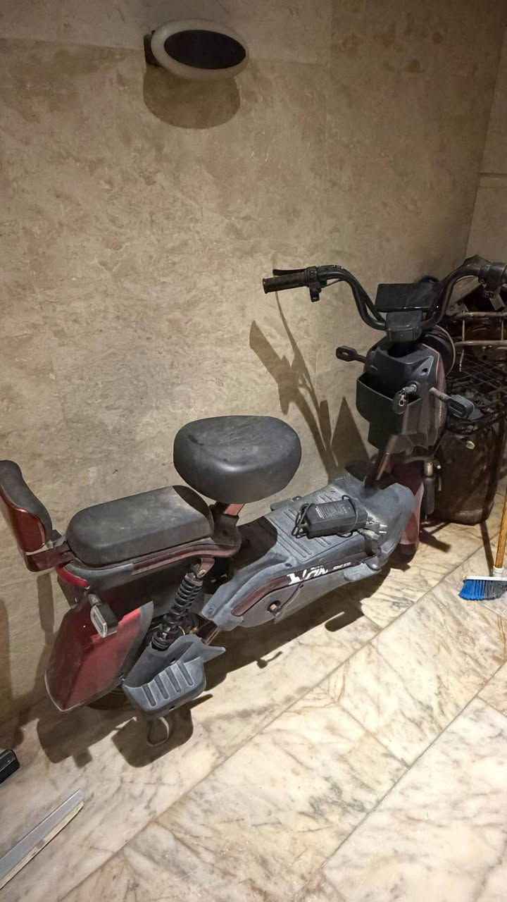 سلام عليكم دراجه شحن
٣ ايام استخدام وضميته
شتريت سيارة 
فا للبيع جديده بعدهي 
٢٥٠السعر
بغداد للدورة 
***********
فقط واتساب
