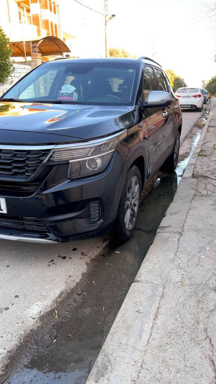 كيه سلتوز موديل 2021
ماشيه 52 ميل 
تحكم ستيرن 
مانع نزلاق 
تحديد مسار 
رادارات 
قطعتين صبغ بوند وجاملغ وبارد بل باب 
130 $ بيع مستعجل 
***********

نص مكتوب في الصور:
- you hav ssages.