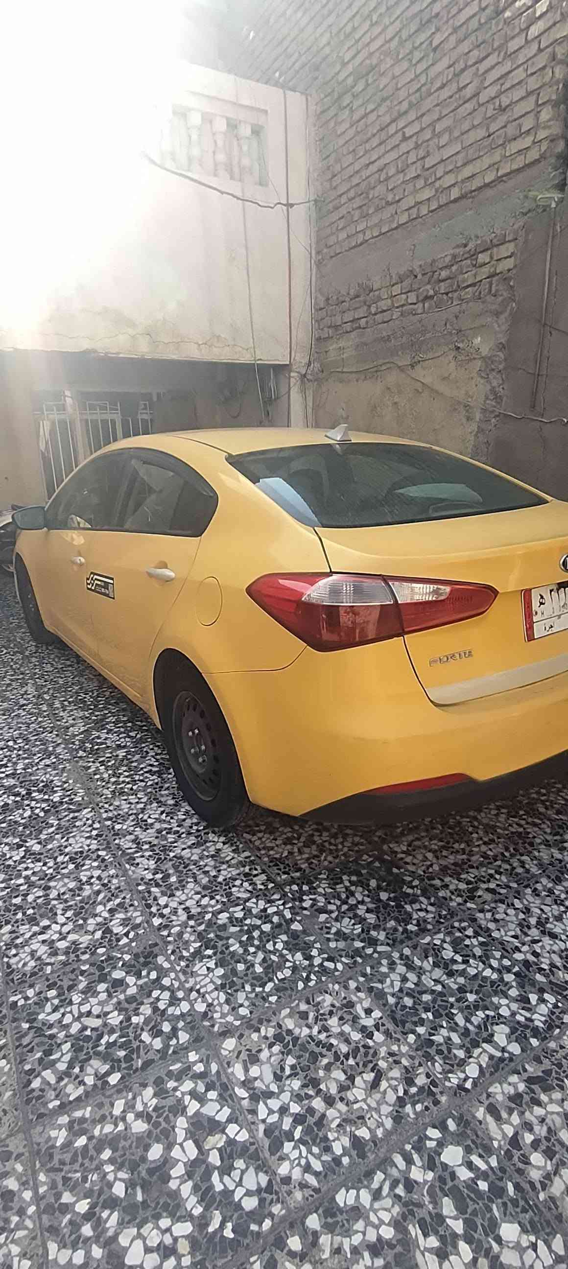 سلام عليكم البيع فورتي مديل 15
وارد امريكي حادثه جاملغ خلفي
سونار موجود اليبل واحد بدون تبديل
كير ومكينه مكفولات حجم المحرك 2000 دوش صدر جديد تبريد مكفولات سعر ٩٢ 
مكان سياره بغداد مدينة الصدر الورفلي تصال ***********

نص مكتوب في الصور:
- دكتور سونار لفحص السيارات | *********** | *********** | *********** بغداد - معرض الحبيبية - مقابل ملعب المدنية