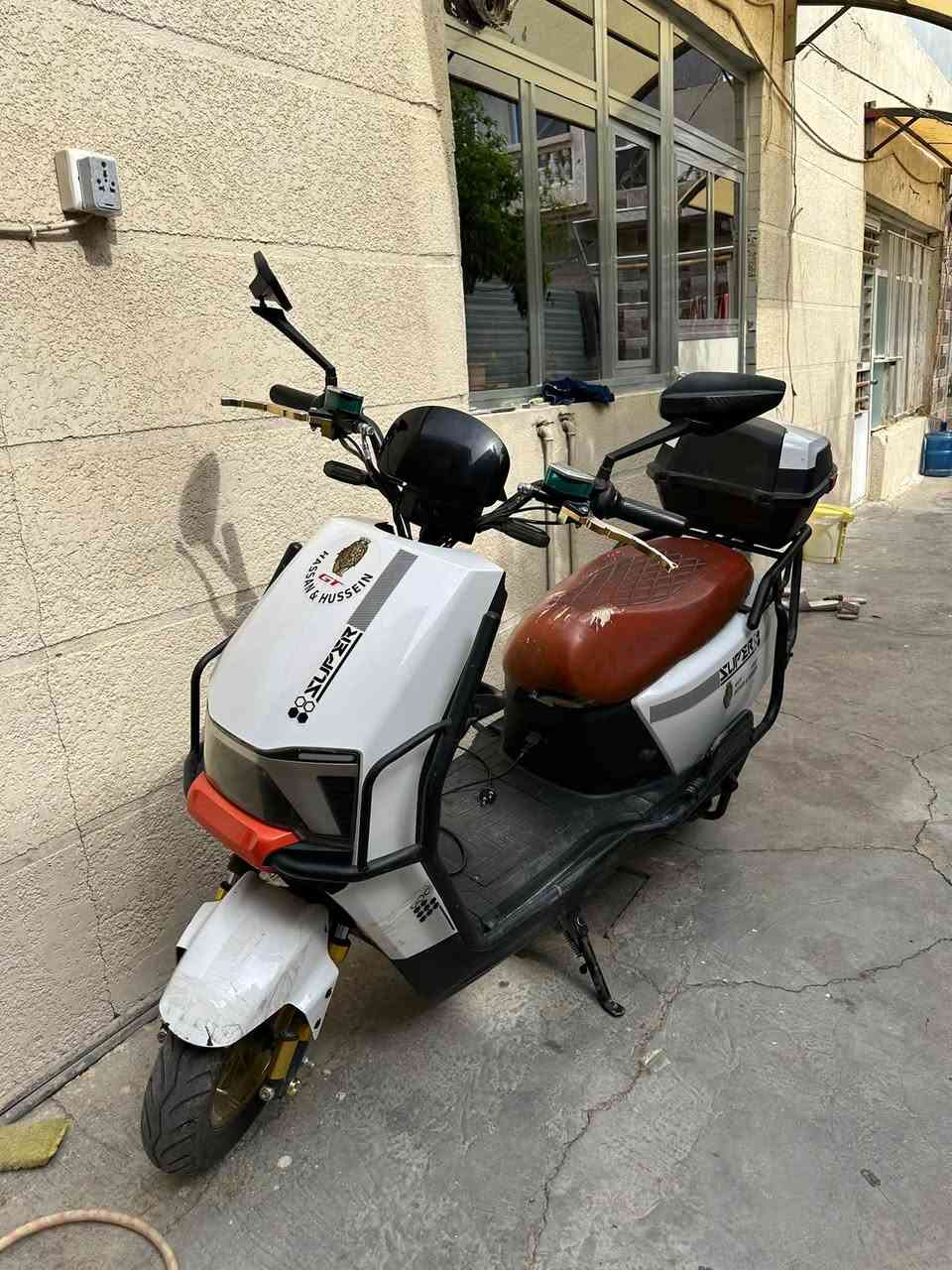 دراجة شحن Soper Gt8 ست بطاريات اربع نمر تمشي سرعة 90 دراجه تخبل مال مسافات بعيده بس بيه ٣ بطاريات يرادلهن تبديل مكاني بغداد تفاصيل خاص او ع رقم ***********
