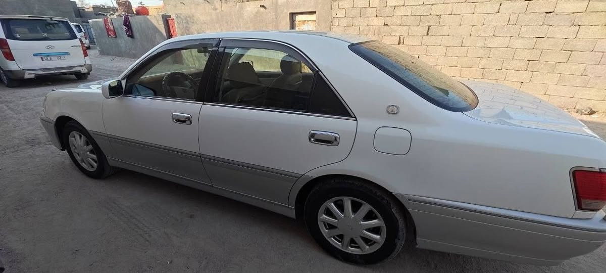 سلام عليكم 
جنون للبيع موديل 2001 مكينه VV_T لا تنقيص ولا تبخير  تبريد ثلج حداده وره وكدام كله كرتون تايرات 4 جيس لايت زنون كوستال سياره مكفوله من الضربه ولكص ونقل جثه ولعيب الشرعي بيه مكانات صبق فقط رقم نجف بسمي تحويل مباشر مكاني البصره الزبير المكصب 
***********
***********

